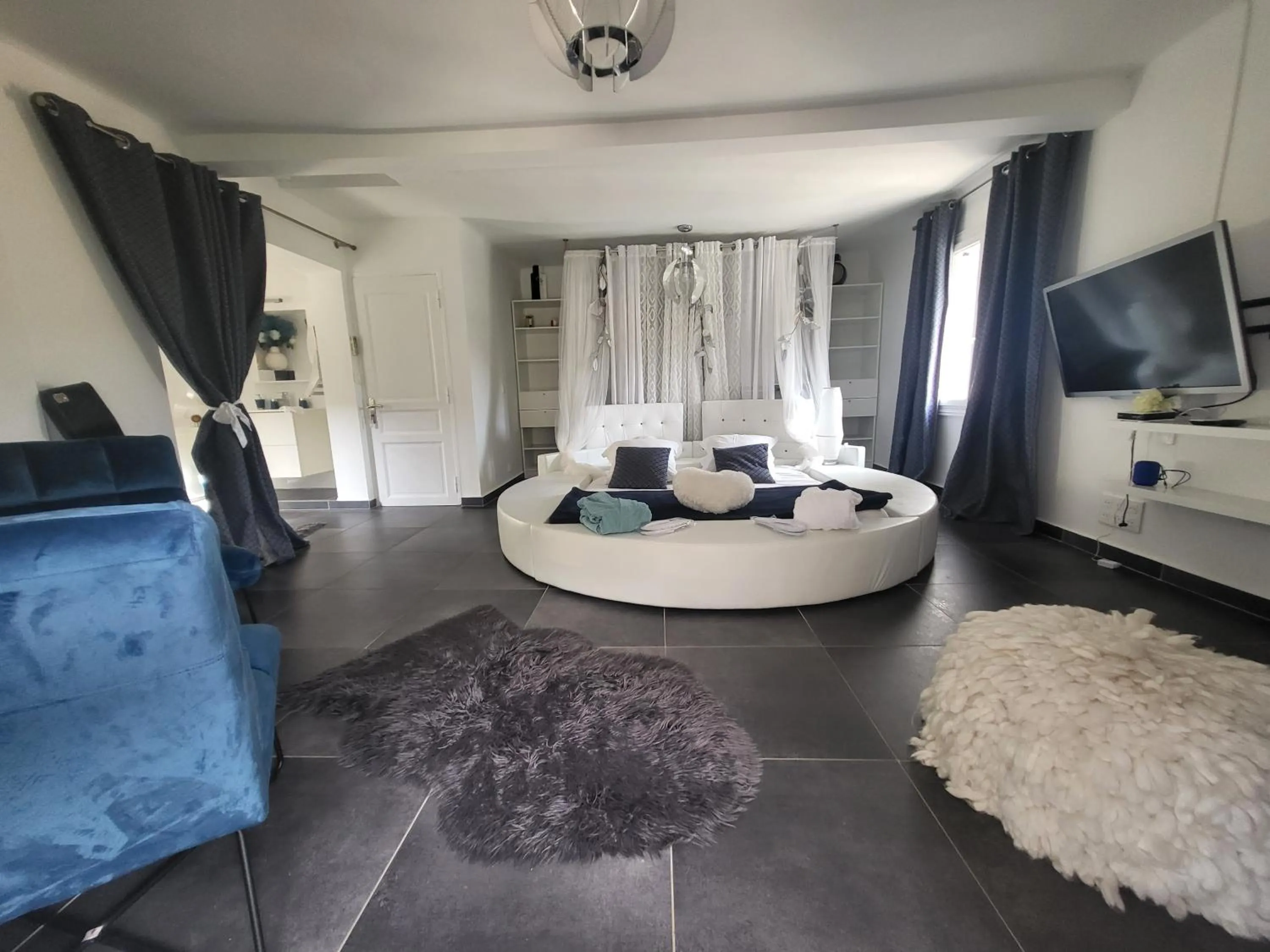 Photo of the whole room in Villa Petra Bianca Suites & Chambres