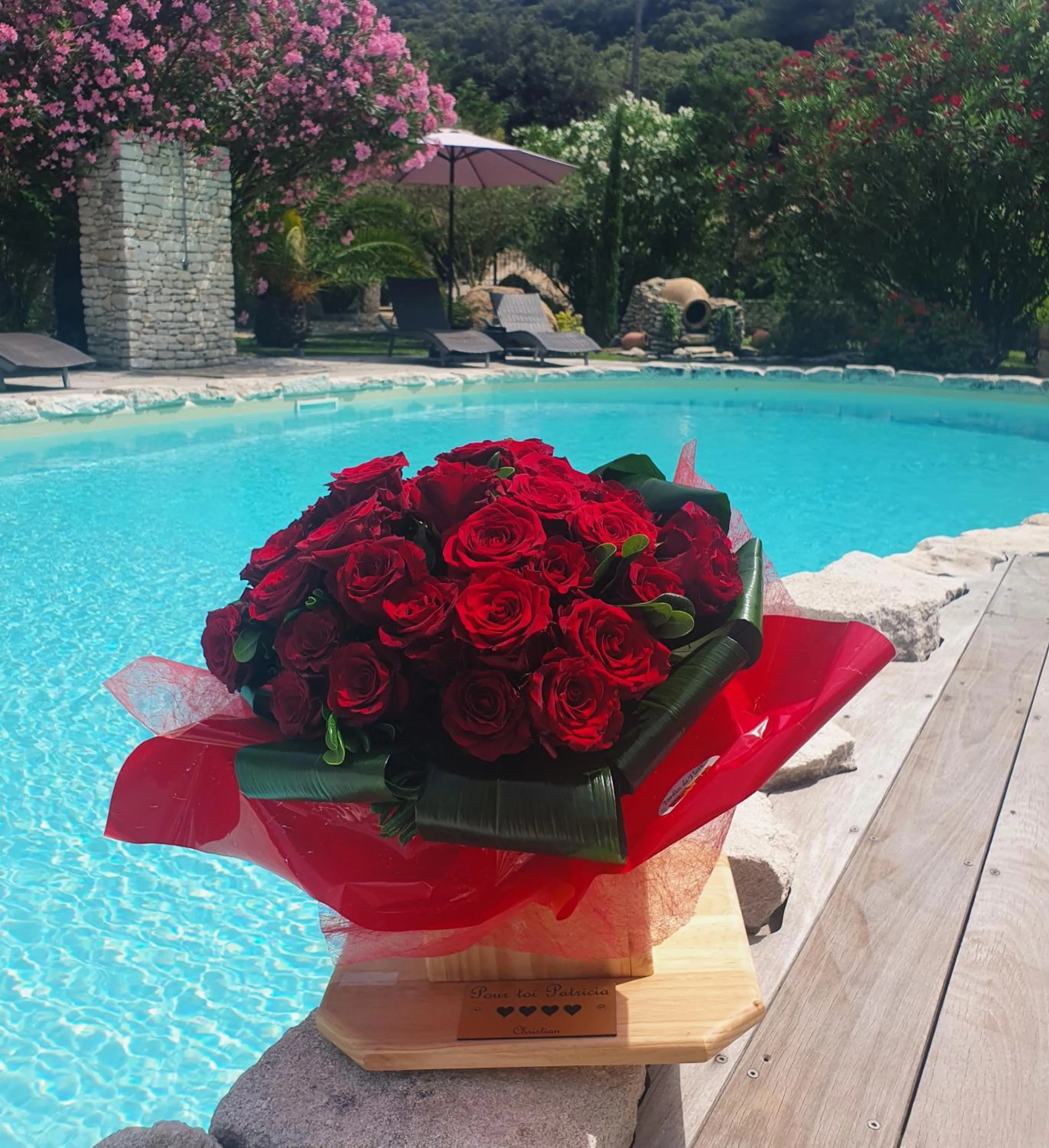 Swimming pool in Villa Petra Bianca Suites & Chambres