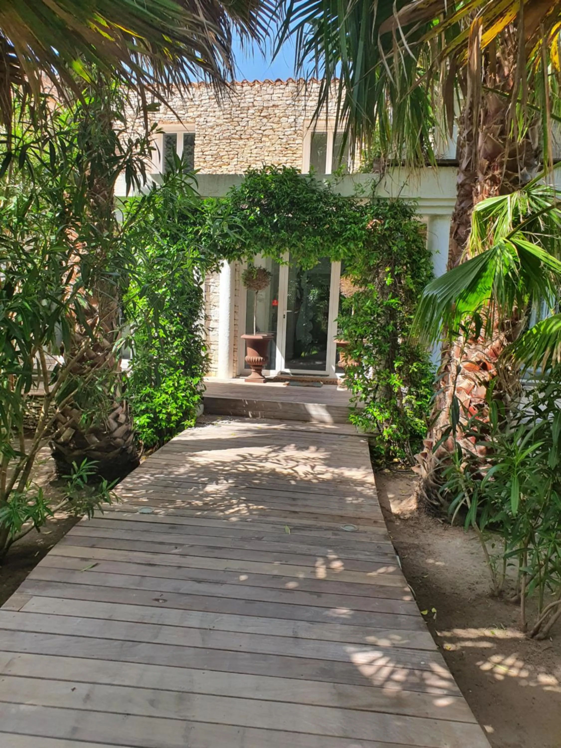 Facade/entrance in Villa Petra Bianca Suites & Chambres