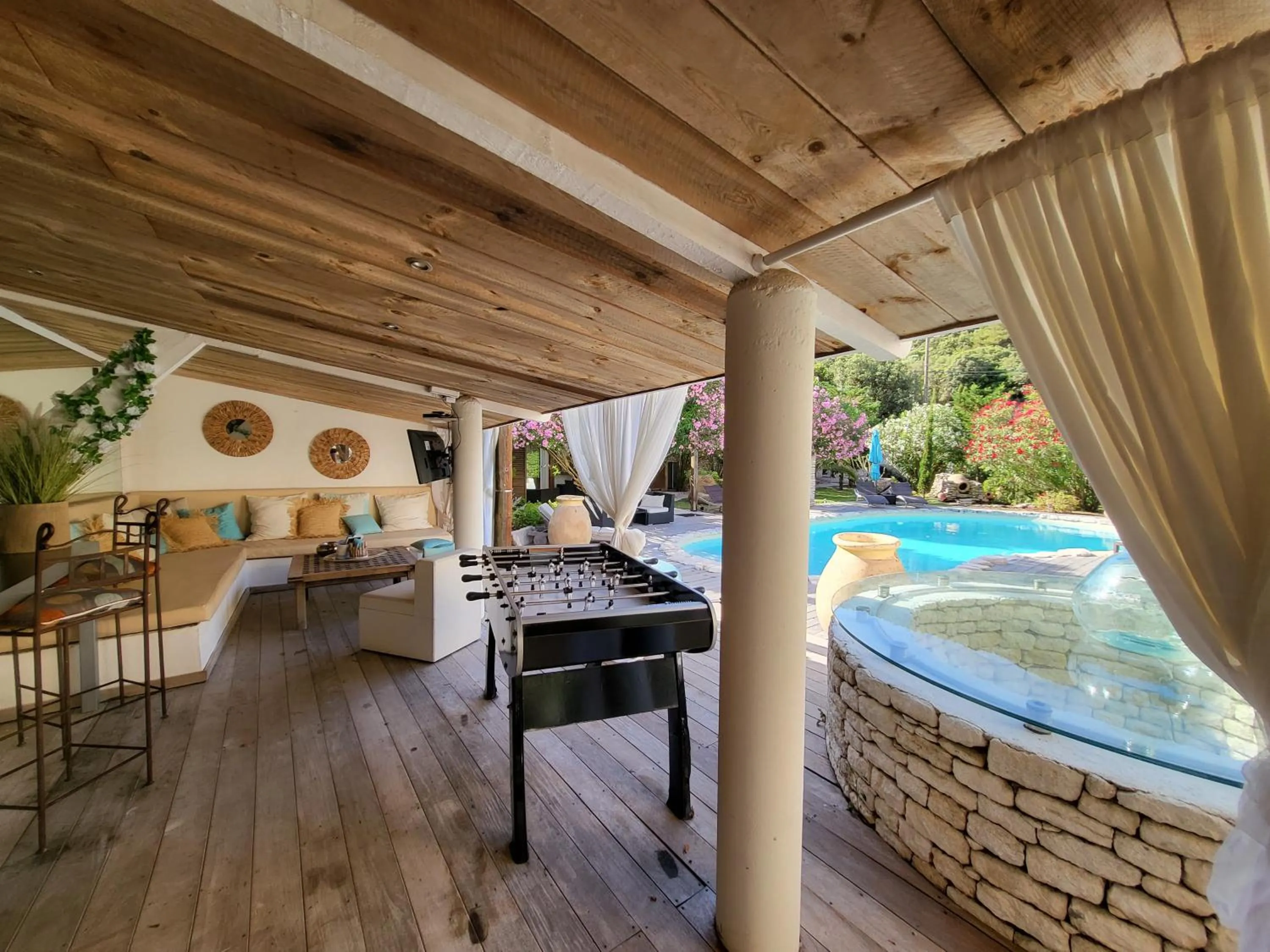 Patio in Villa Petra Bianca Suites & Chambres