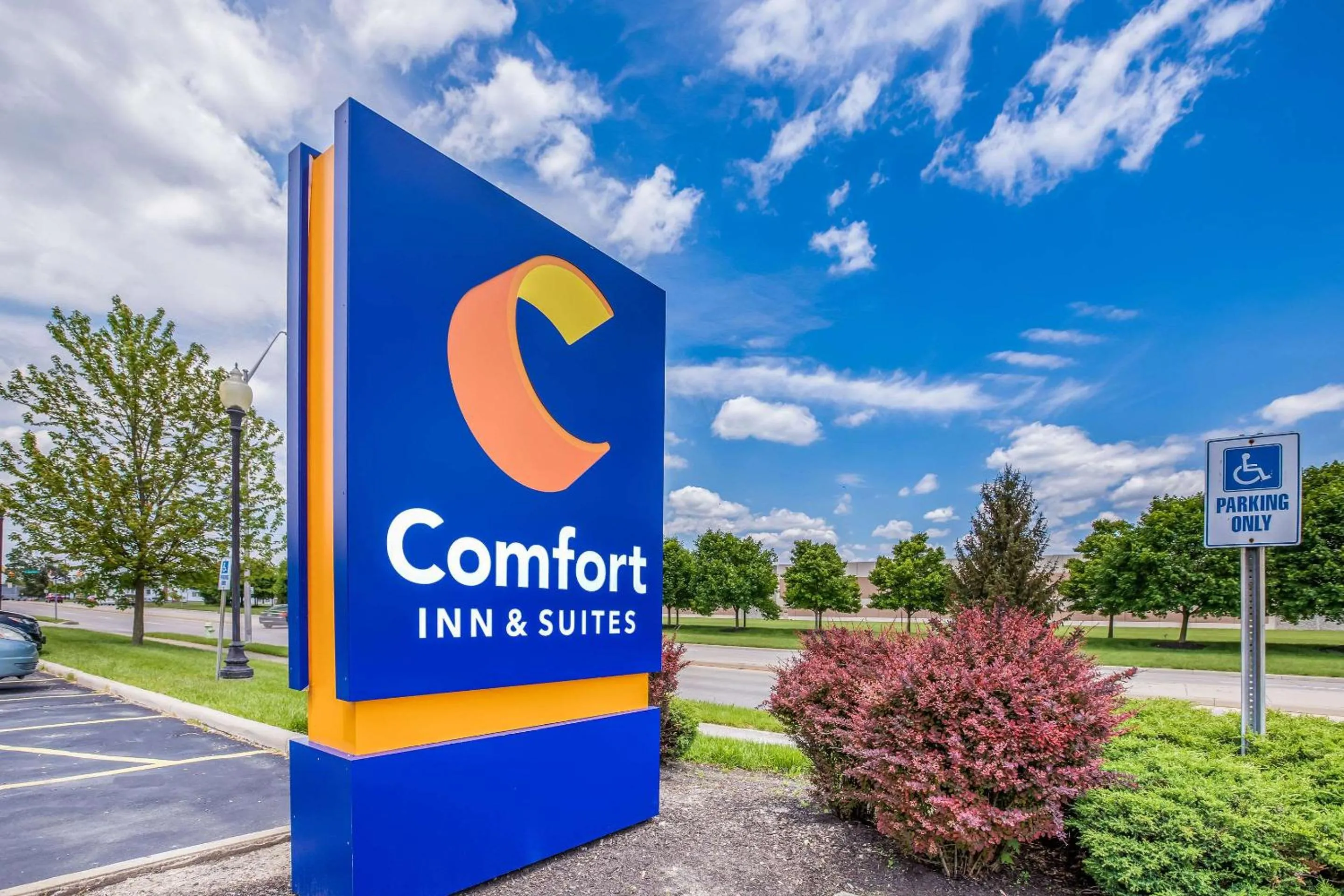 Property building in Comfort Inn & Suites Fairborn near Wright Patterson AFB