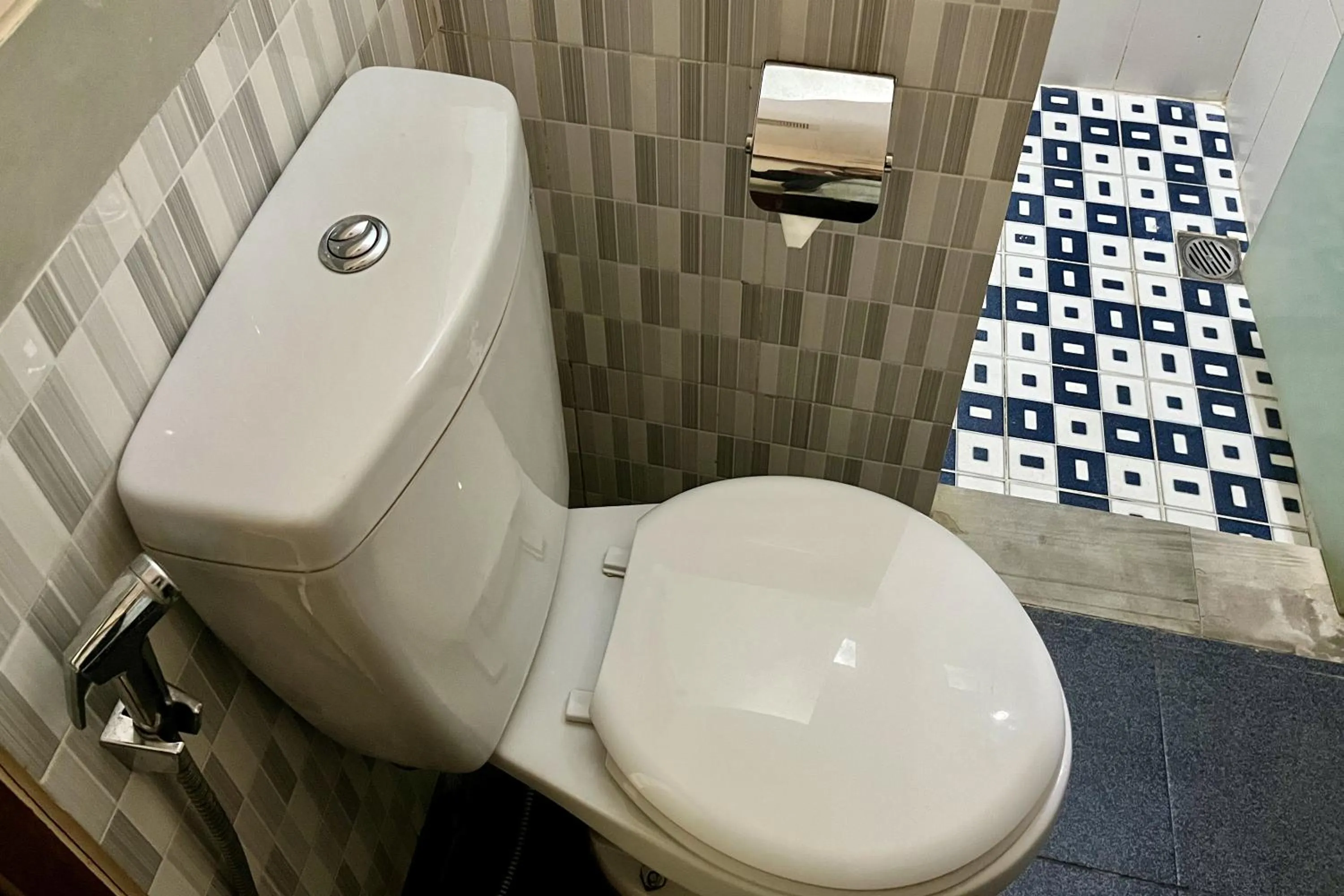 Shower in Mai Guest House Sanur