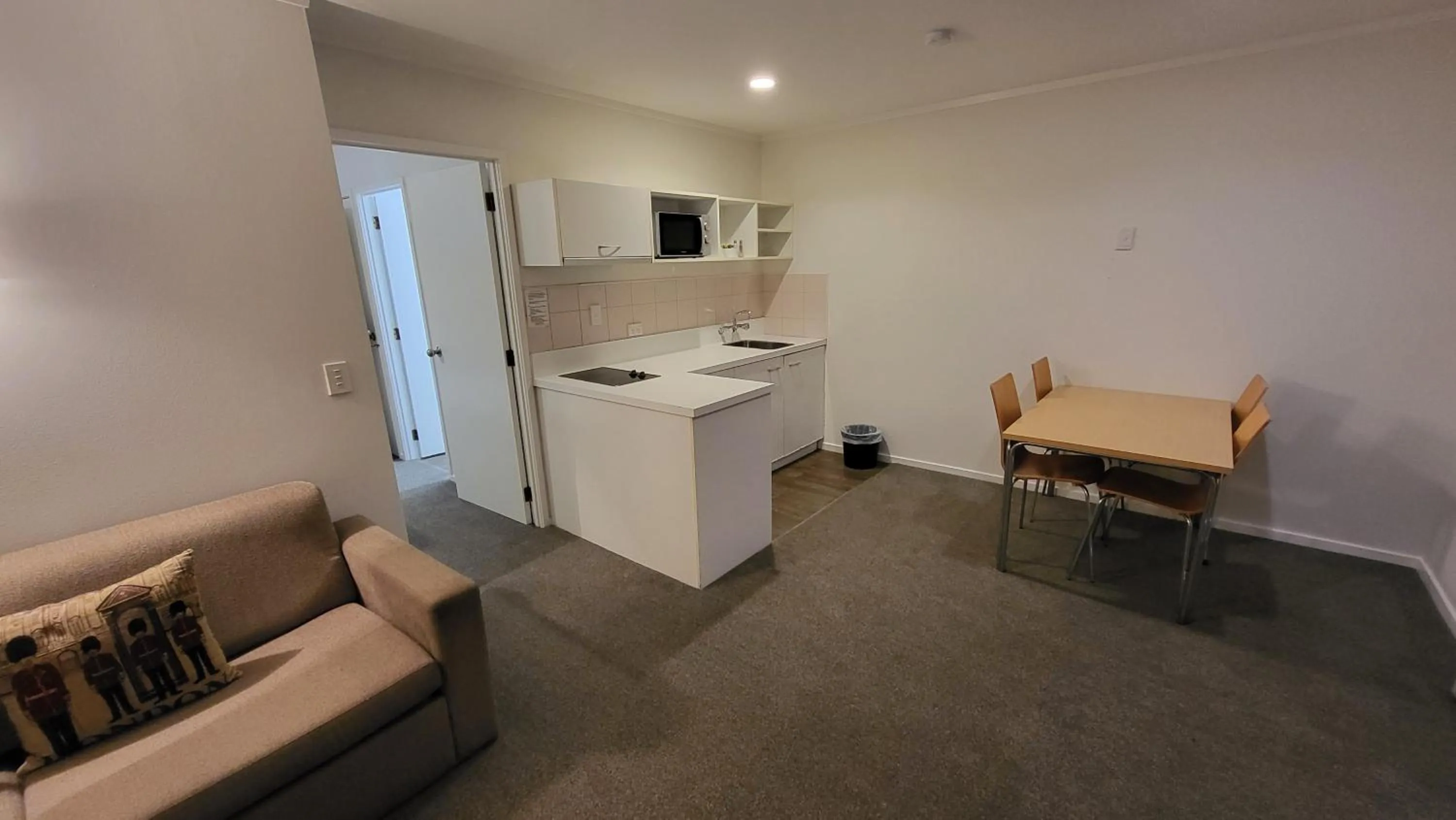 Kitchen or kitchenette in Manukau Motor Lodge