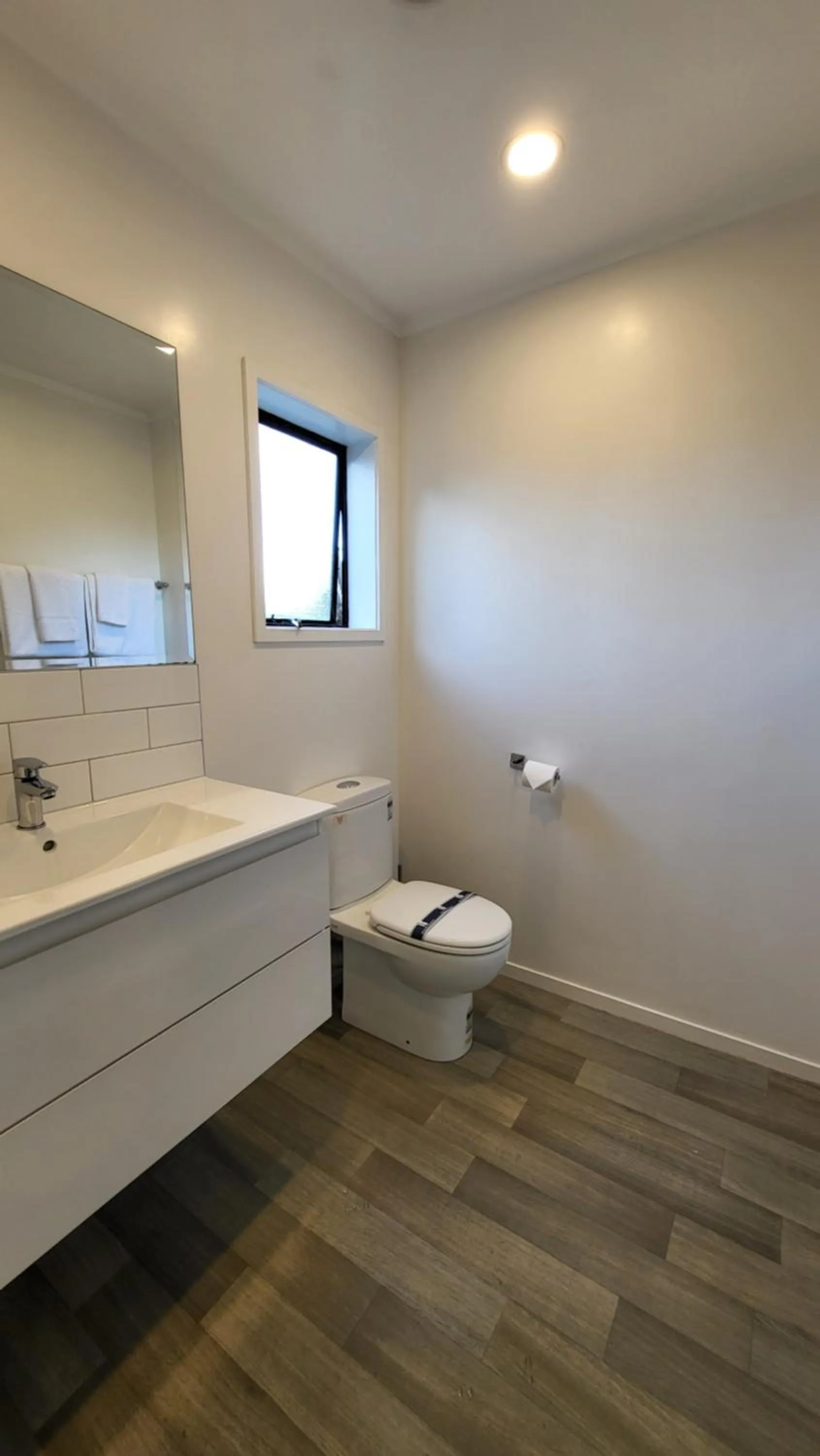 Bathroom in Manukau Motor Lodge