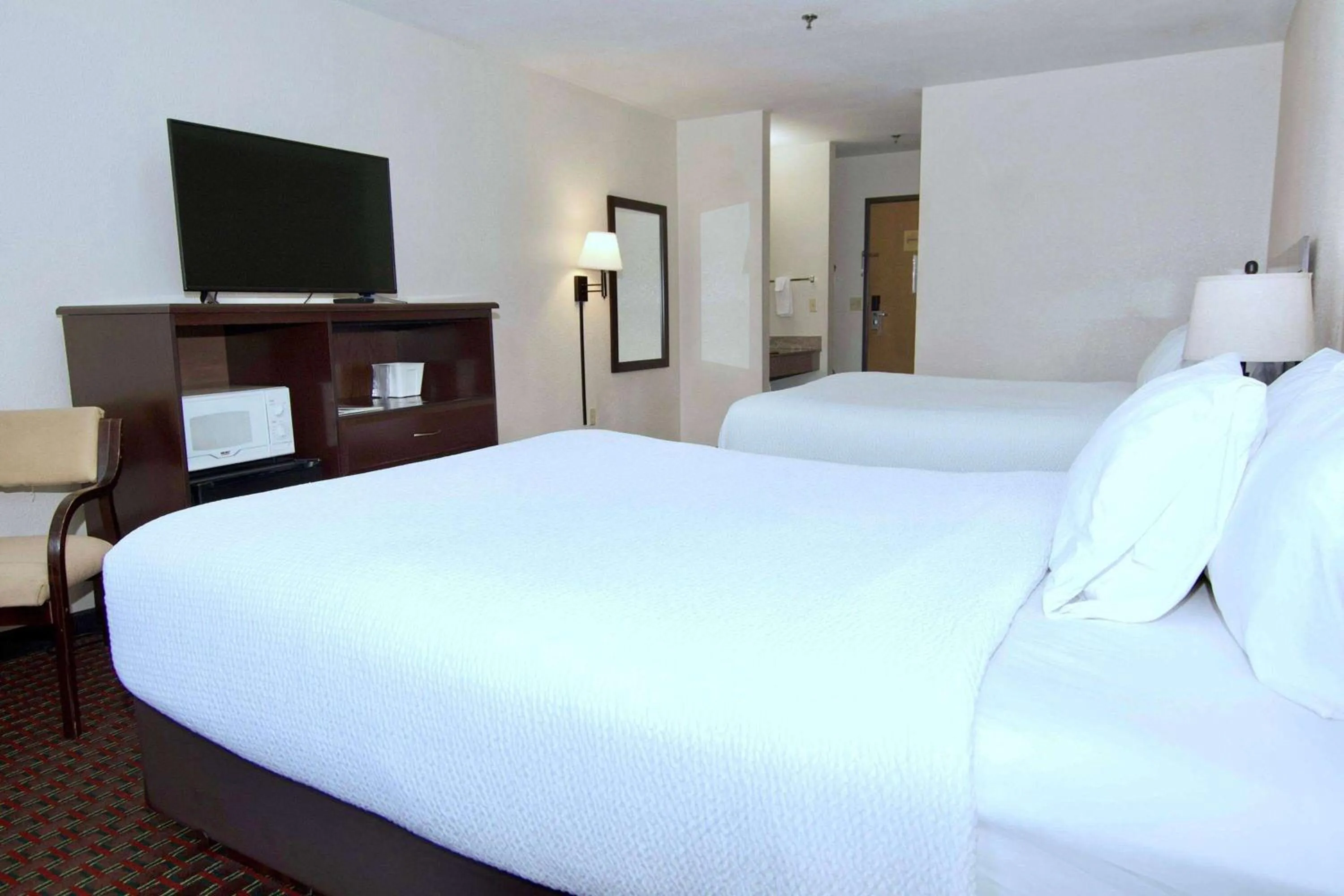 Photo of the whole room, Bed in Ramada by Wyndham Tell City