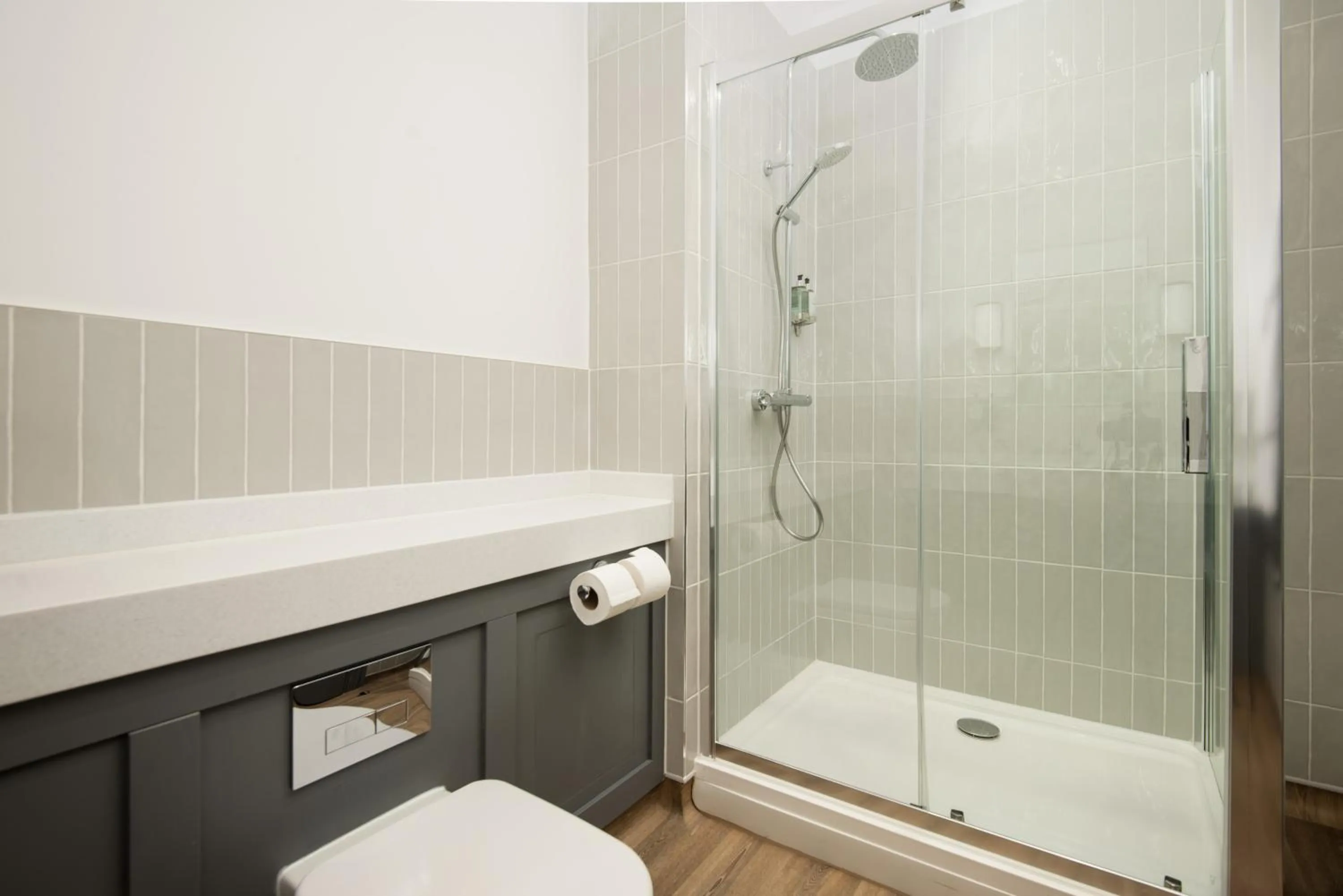 Shower in The Waterhead Inn- The Inn Collection Group