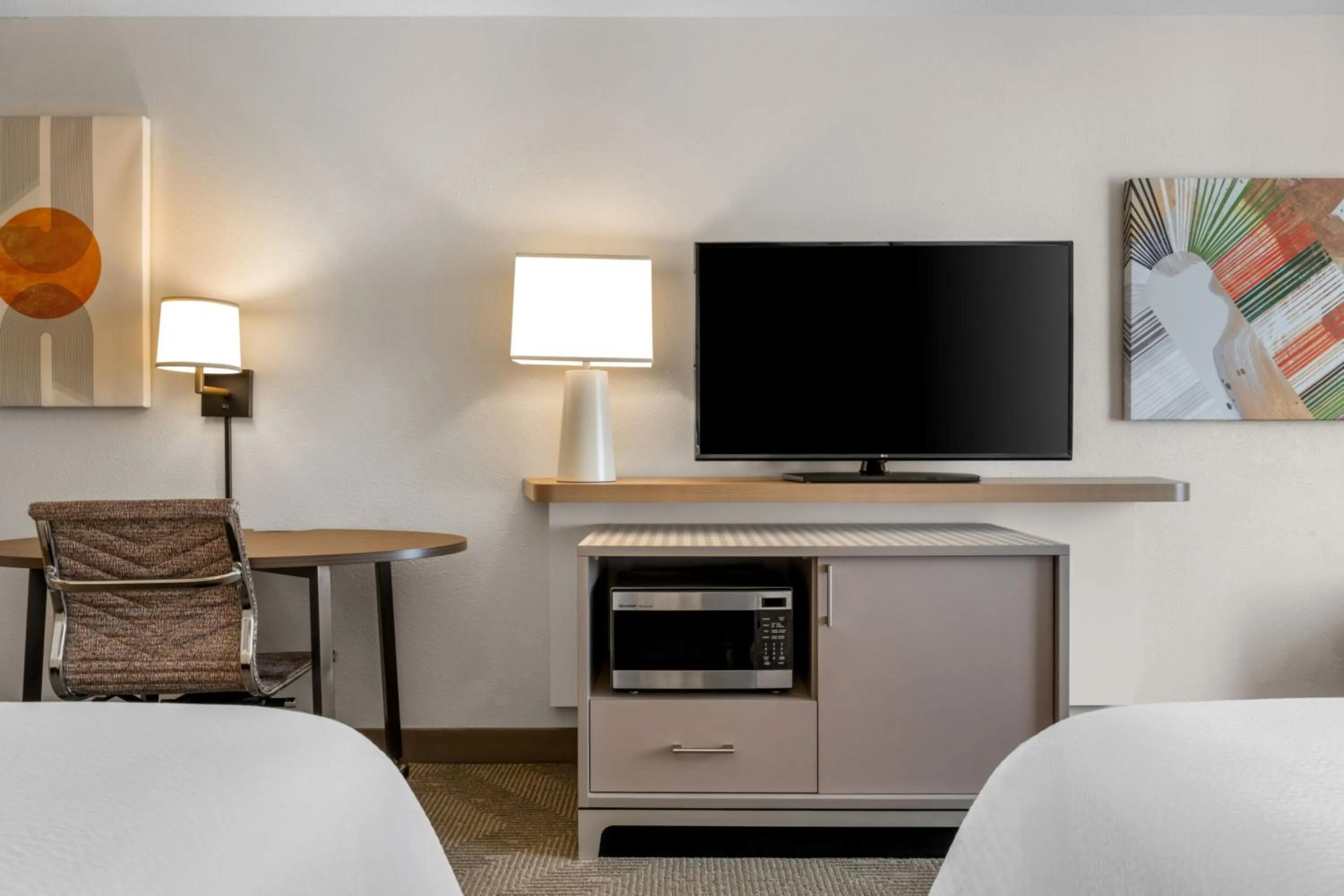 Photo of the whole room, Bed in Holiday Inn Rock Springs by IHG