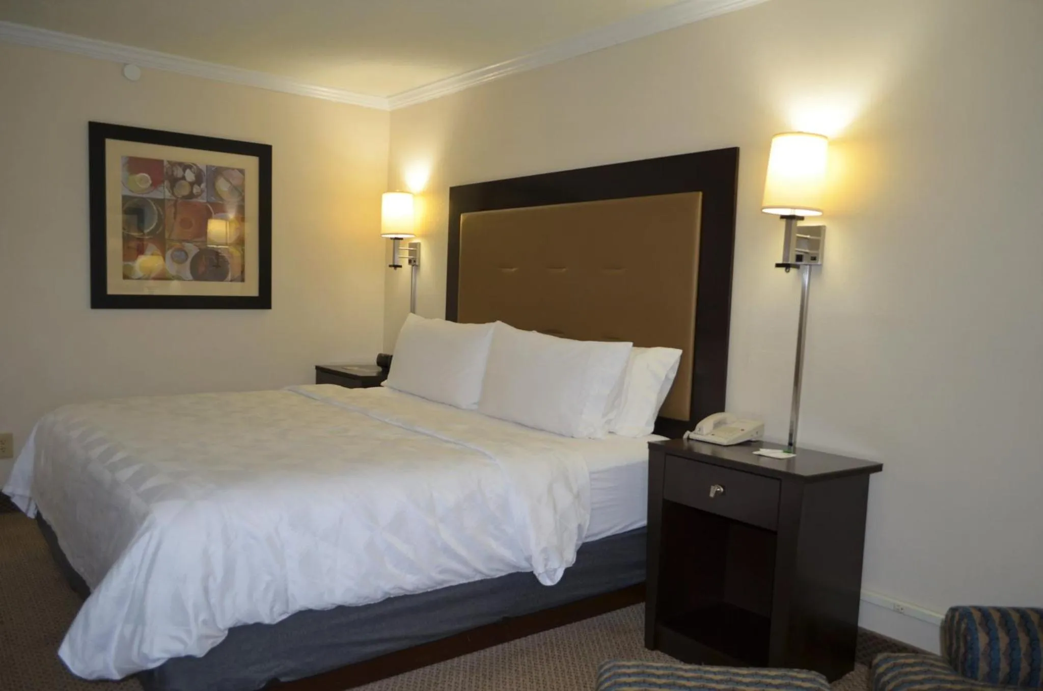 Photo of the whole room, Bed in Holiday Inn Rock Springs by IHG