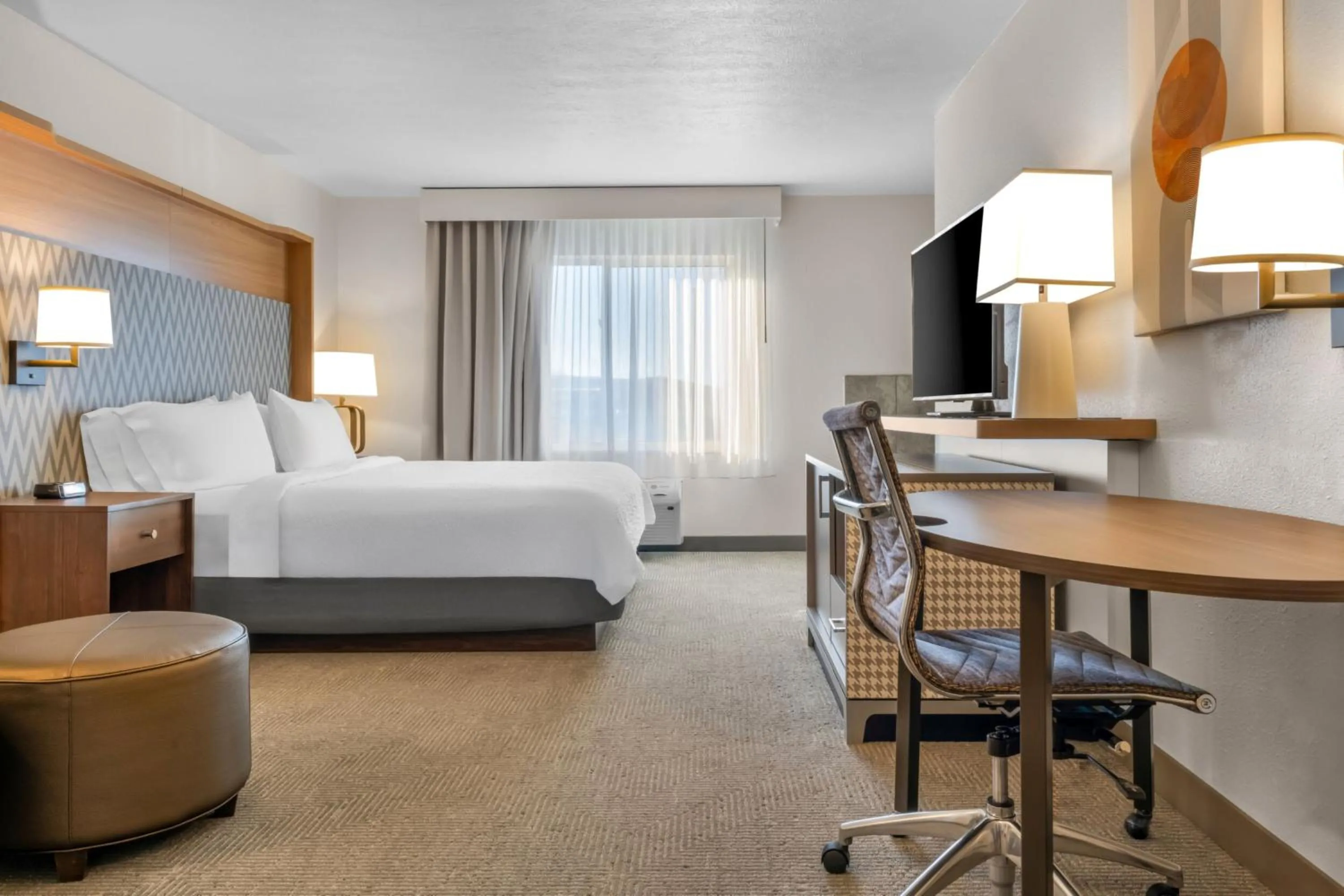 Photo of the whole room, Bed in Holiday Inn Rock Springs by IHG