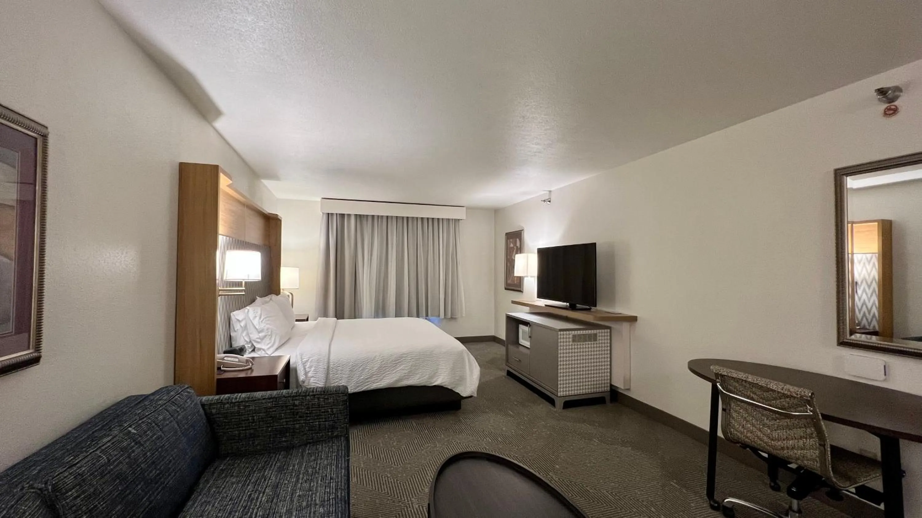 Bed in Holiday Inn Rock Springs by IHG