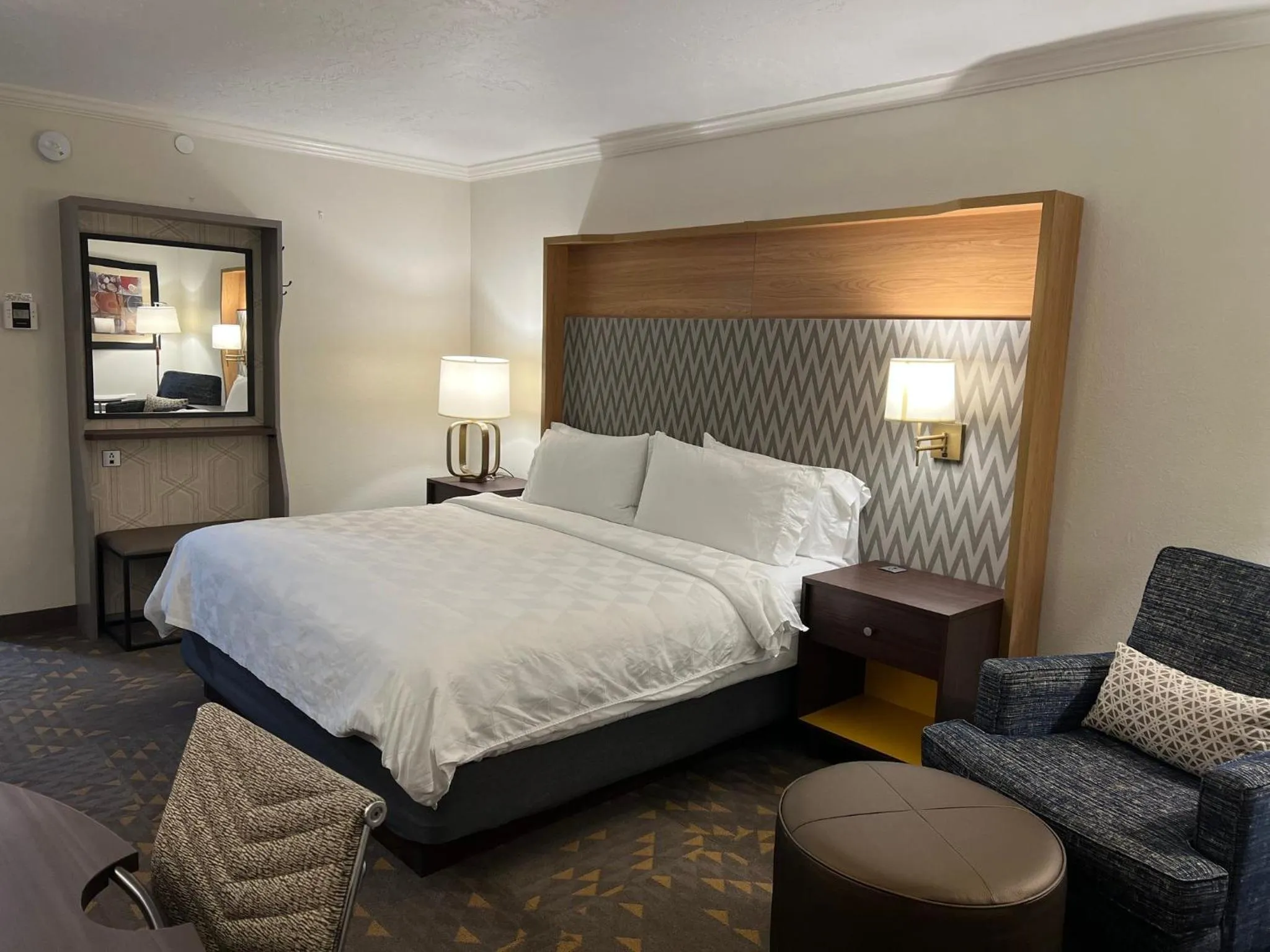 Photo of the whole room, Bed in Holiday Inn Rock Springs by IHG
