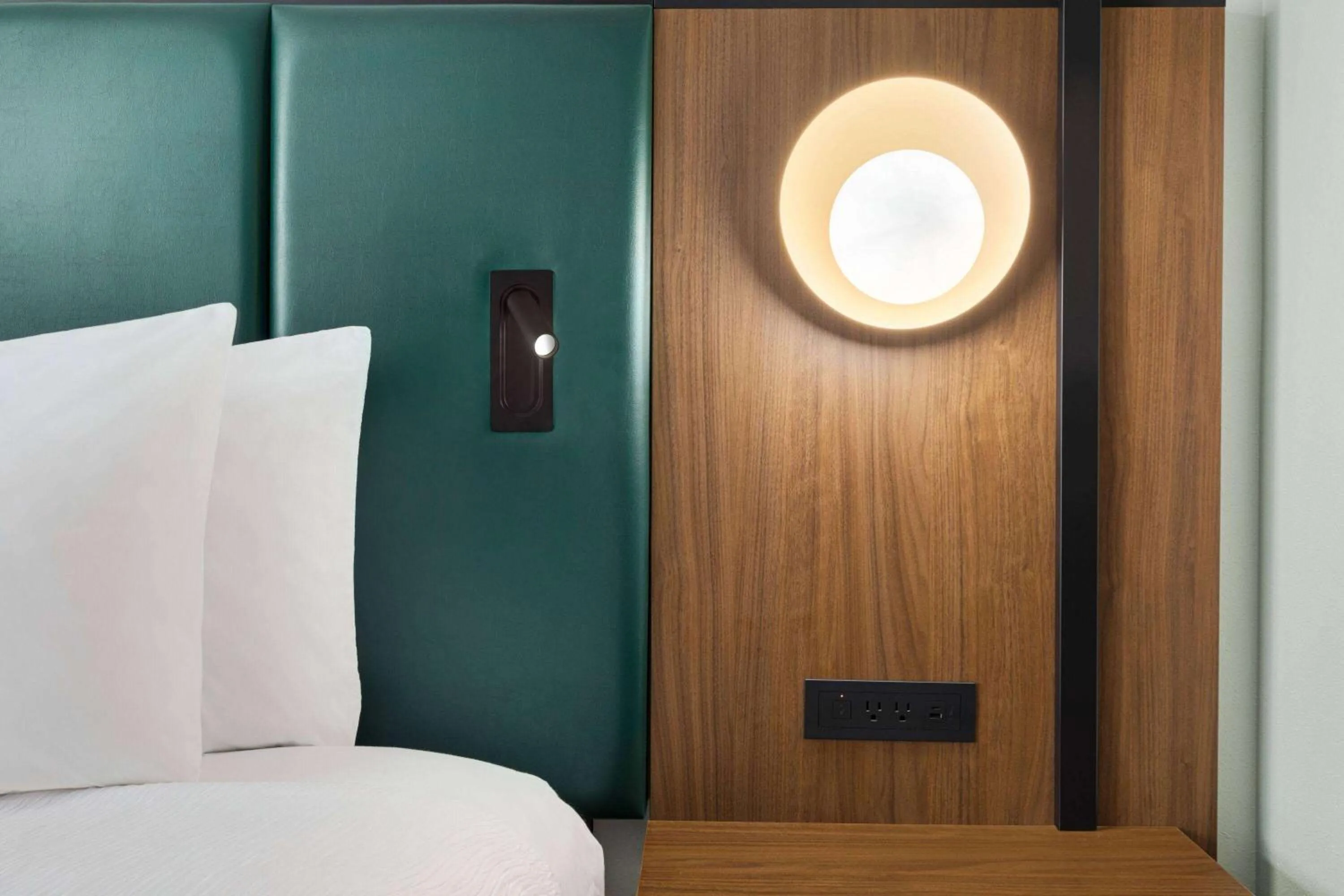 Photo of the whole room, Bed in Wingate by Wyndham Green Bay