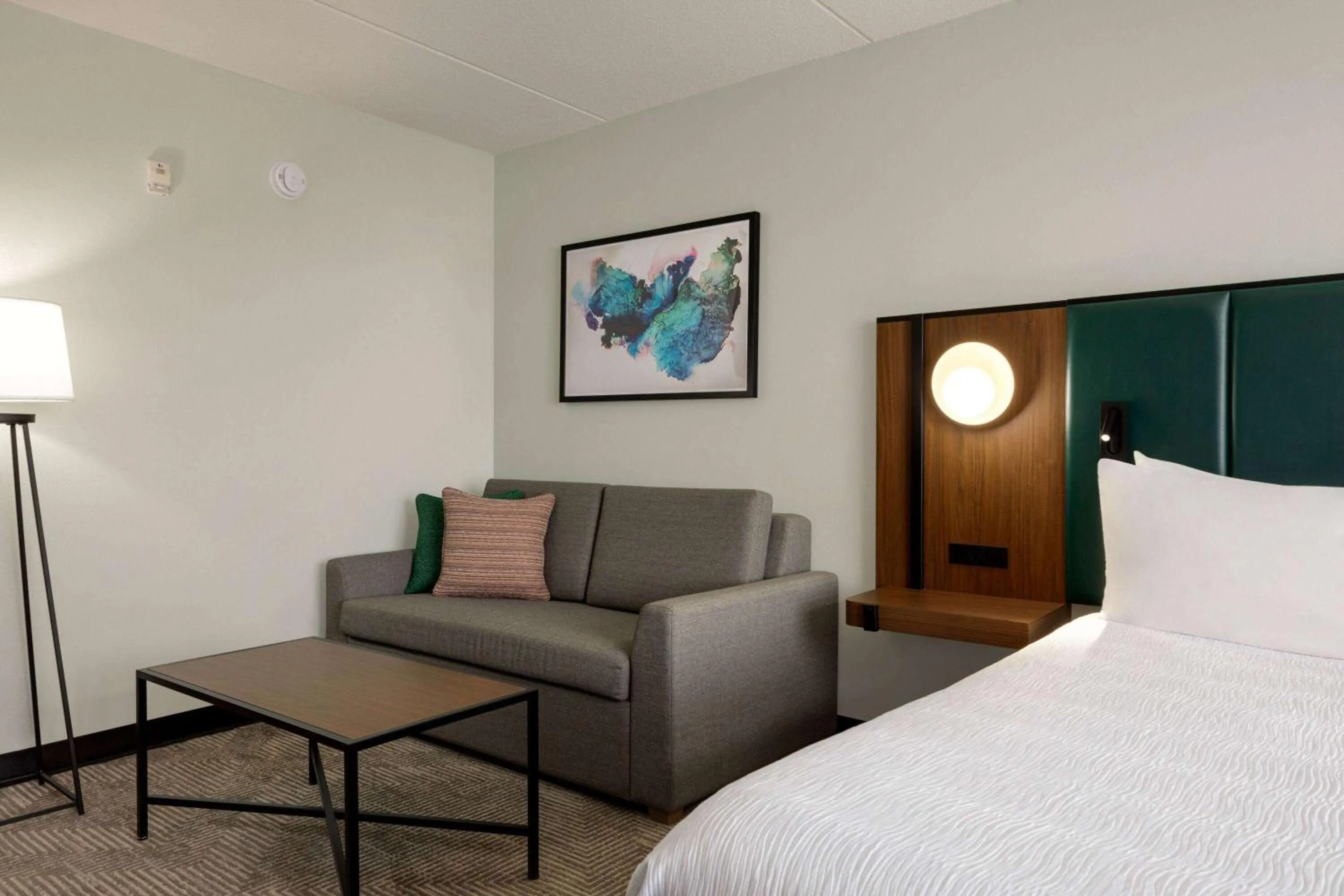 Photo of the whole room, Bed in Wingate by Wyndham Green Bay