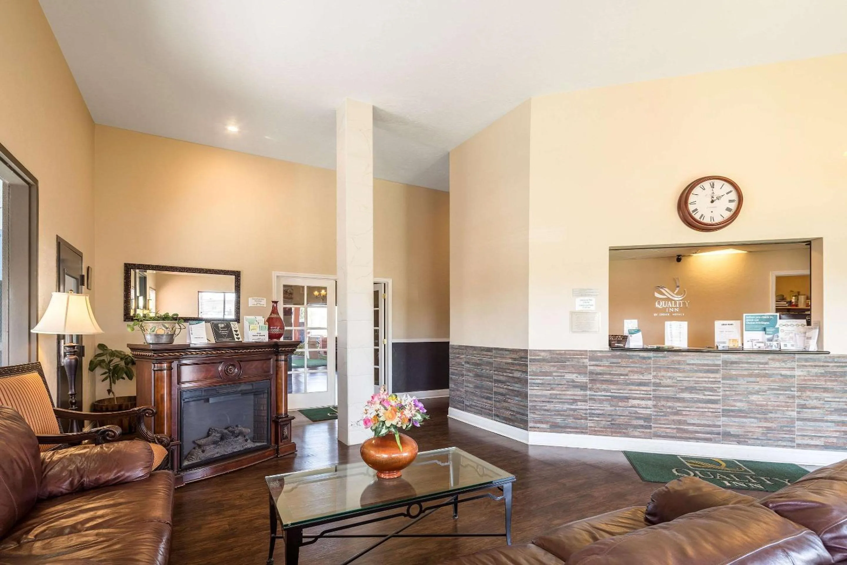 Lobby or reception in Quality Inn Moses Lake