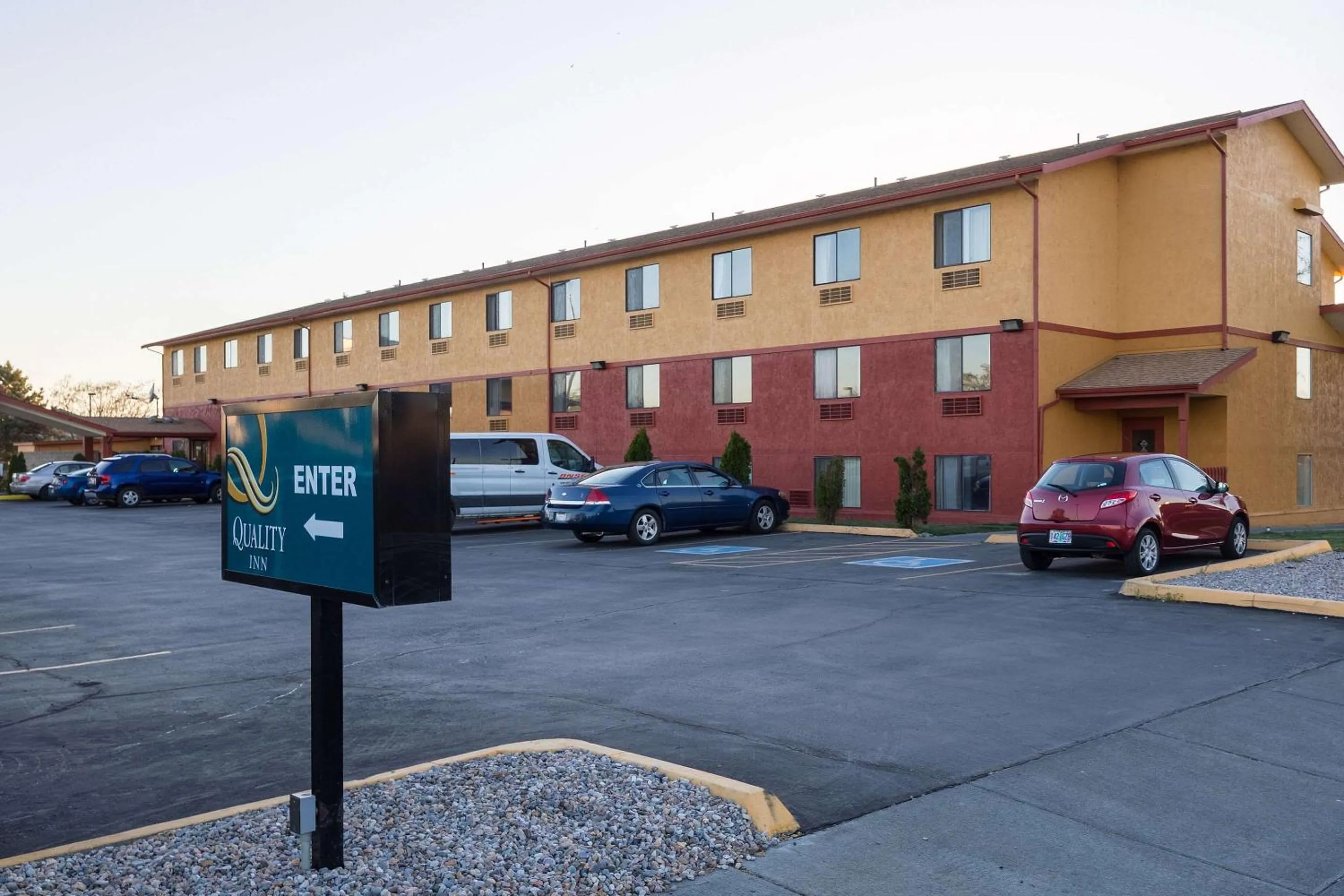 Property building in Quality Inn Moses Lake