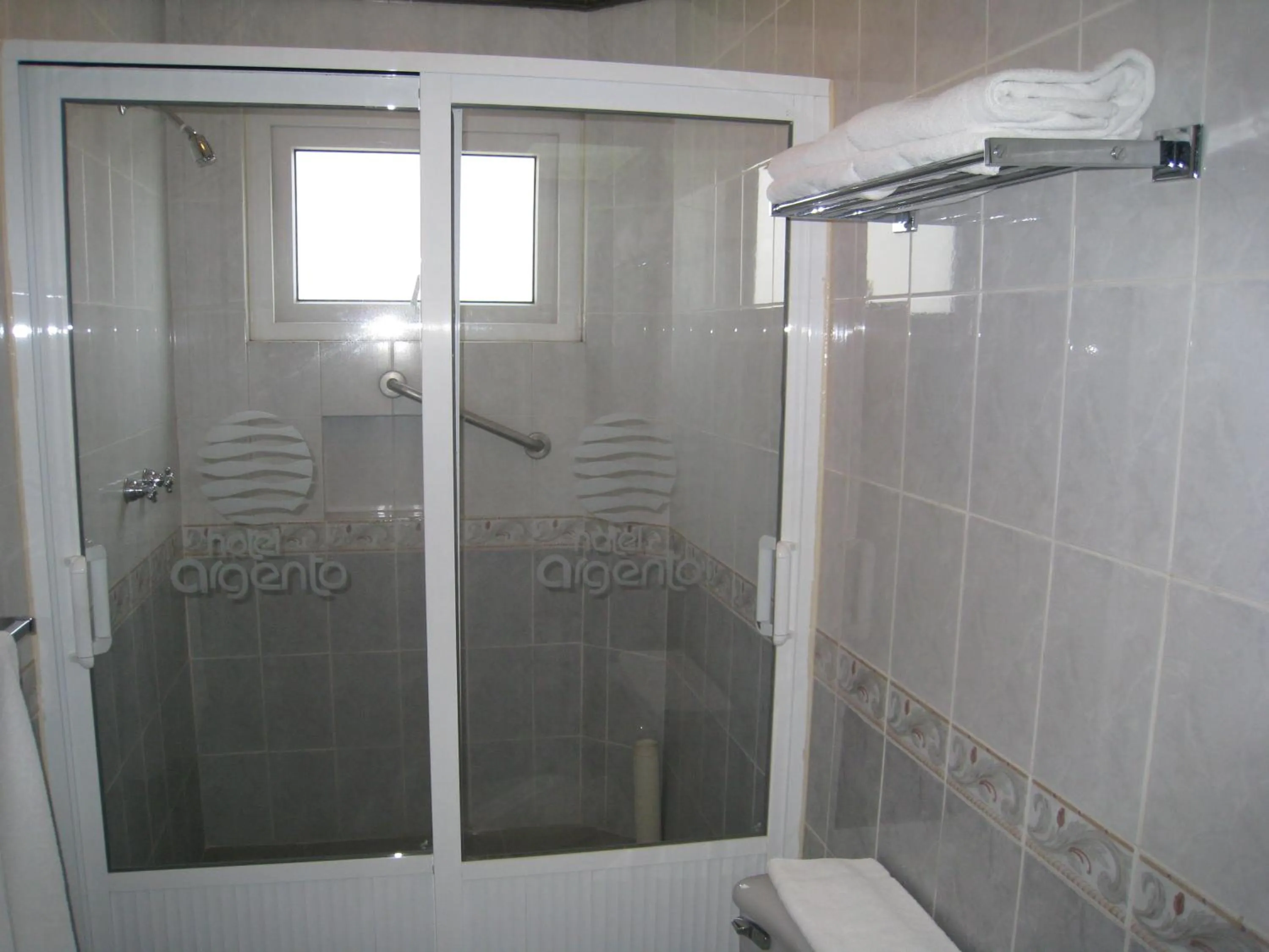 Bathroom in Hotel Argento