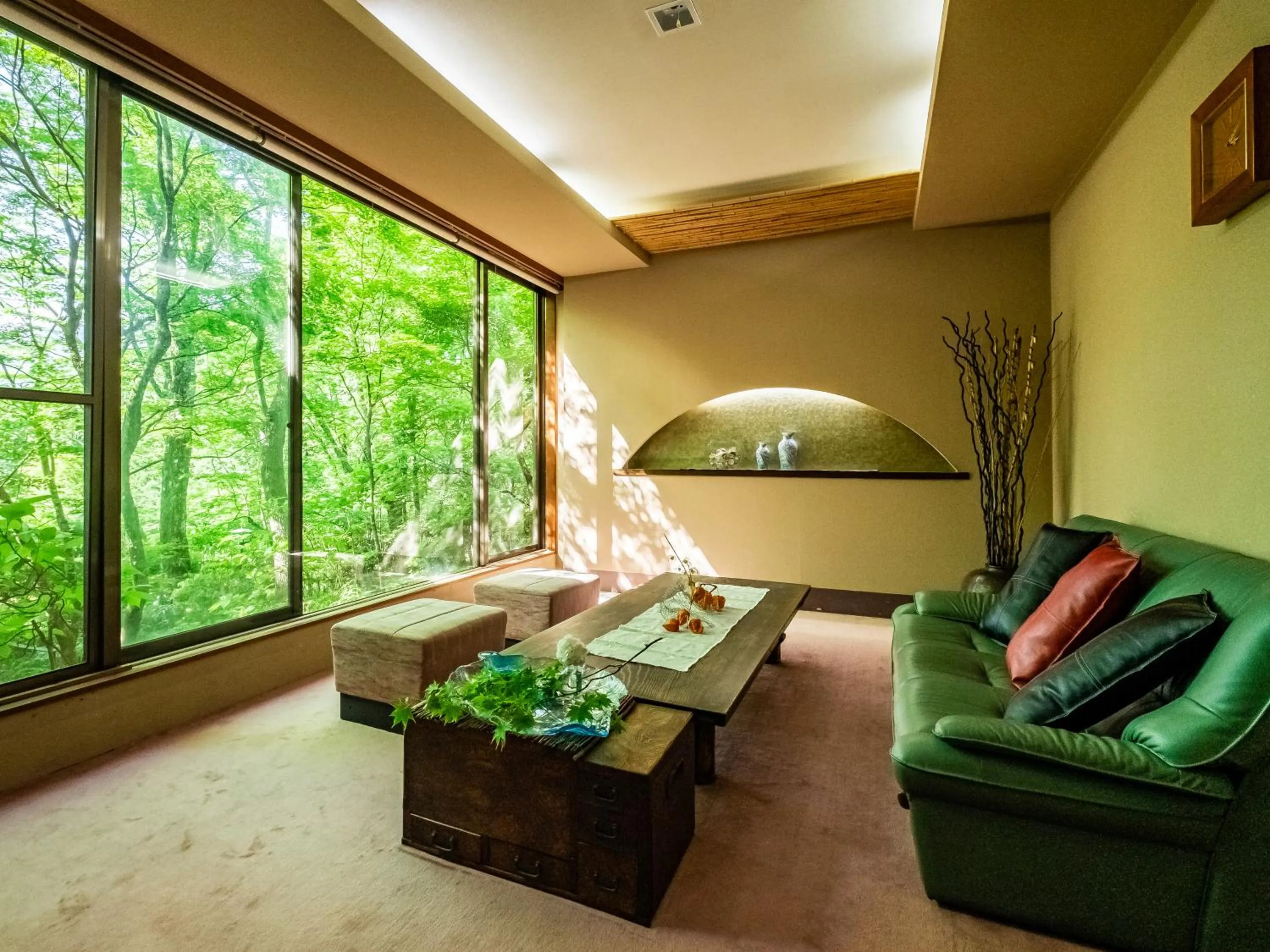 Communal lounge/ TV room in Hakone Onsen Sanso Nakamura