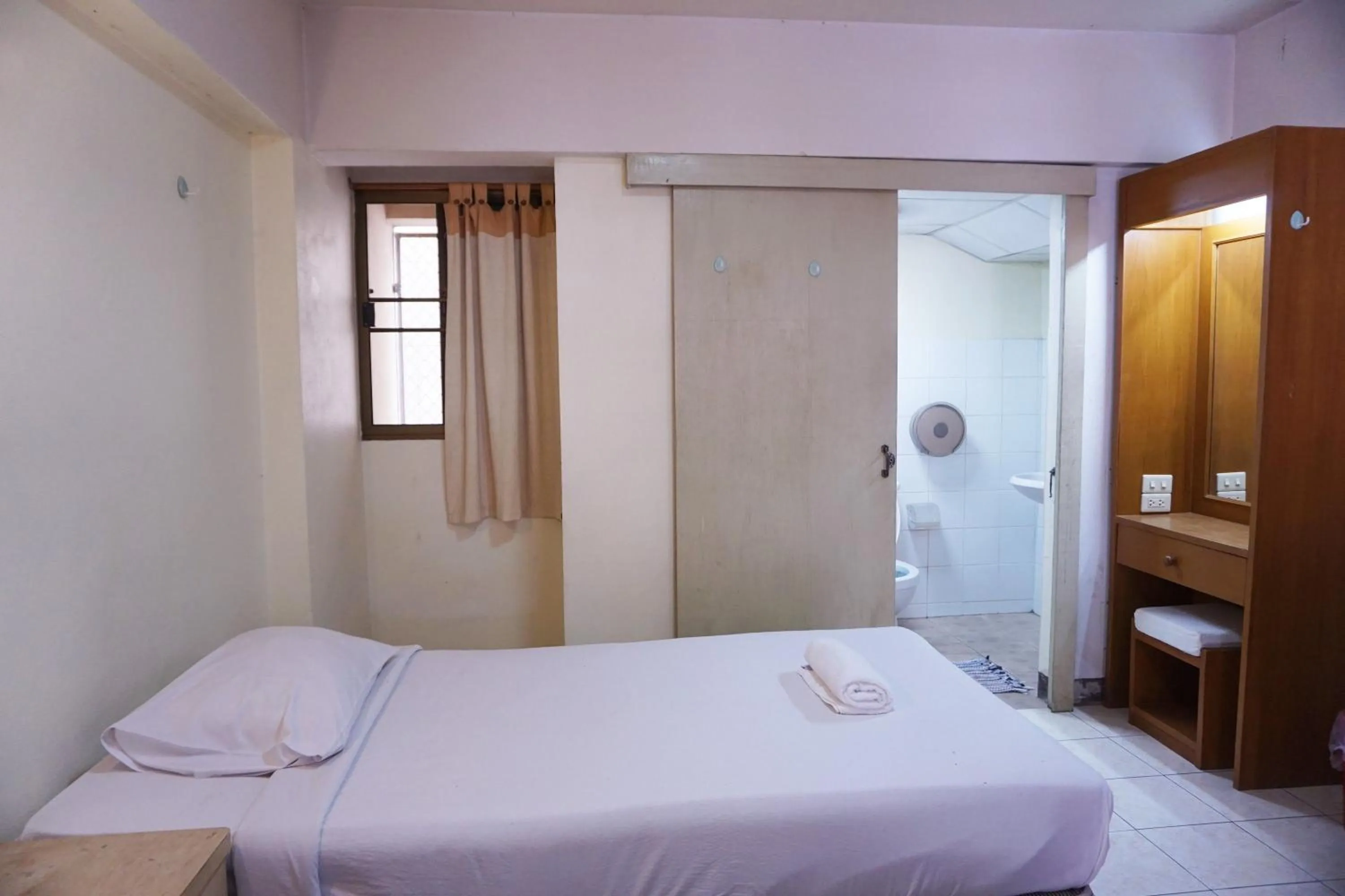 Photo of the whole room, Bed in Water Well Guest House