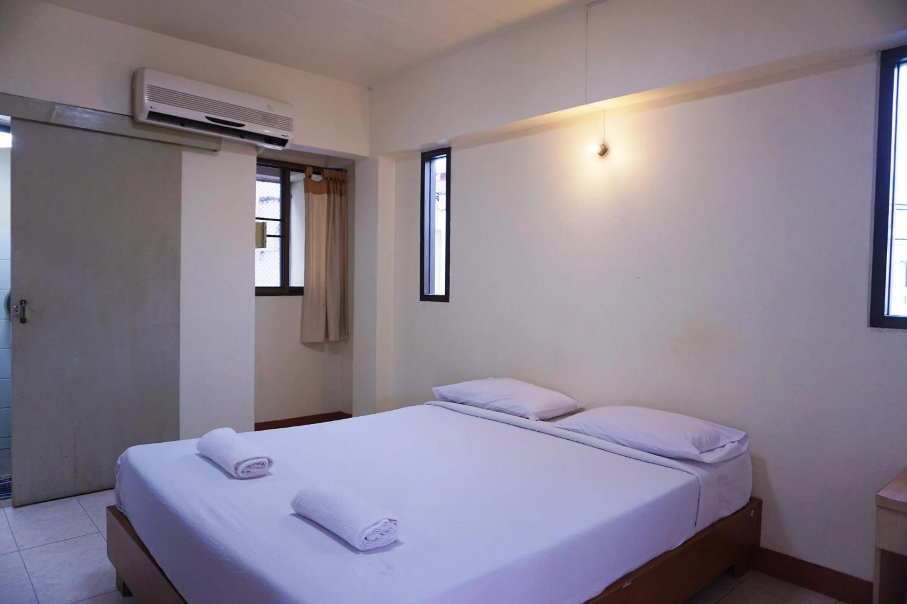 Photo of the whole room, Bed in Water Well Guest House
