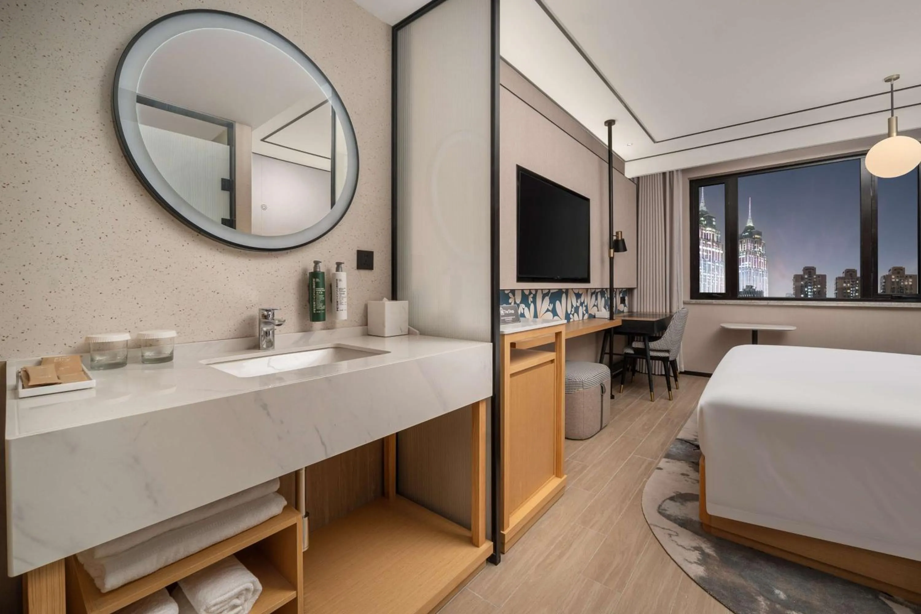 Bed in Hilton Garden Inn Shanghai Caoyang