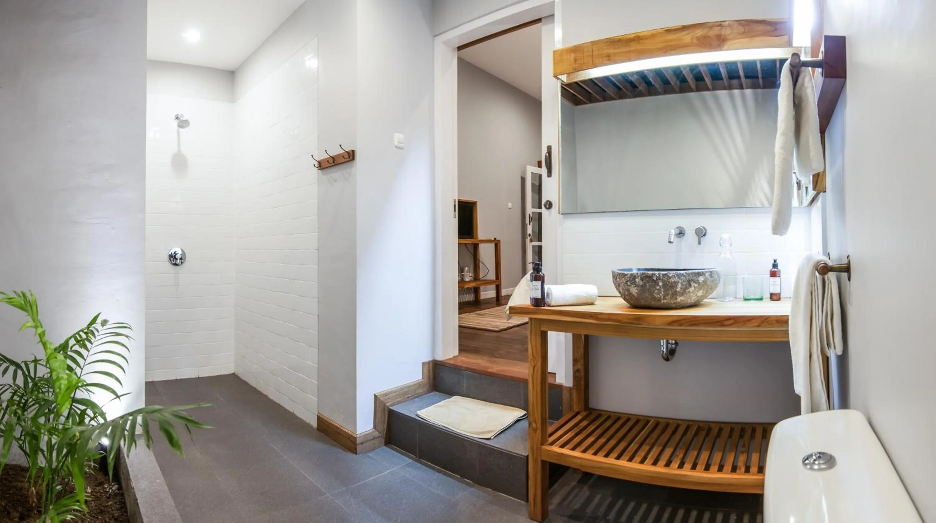 Shower in Manta Dive Gili Trawangan Resort