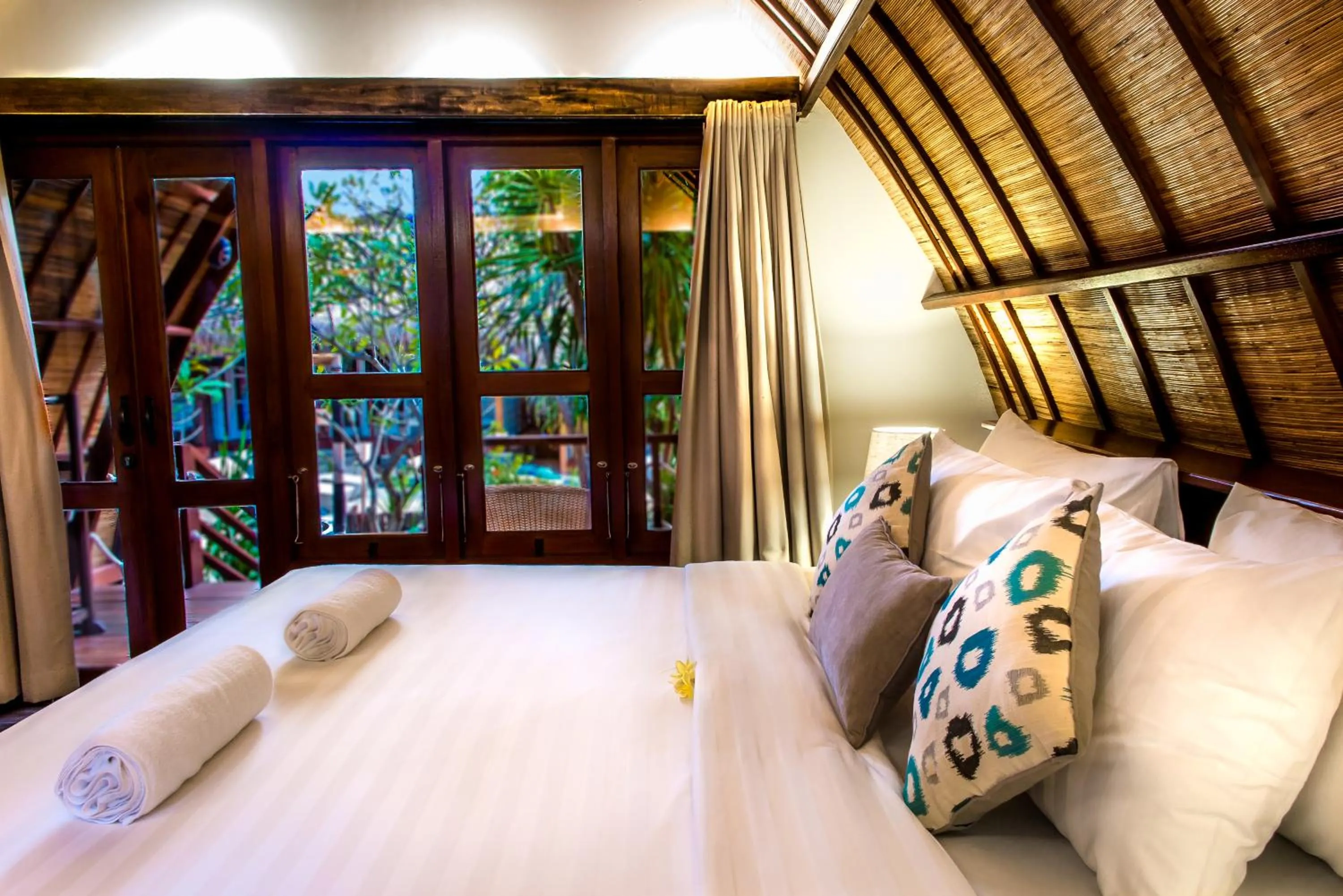 Photo of the whole room, Bed in Manta Dive Gili Trawangan Resort