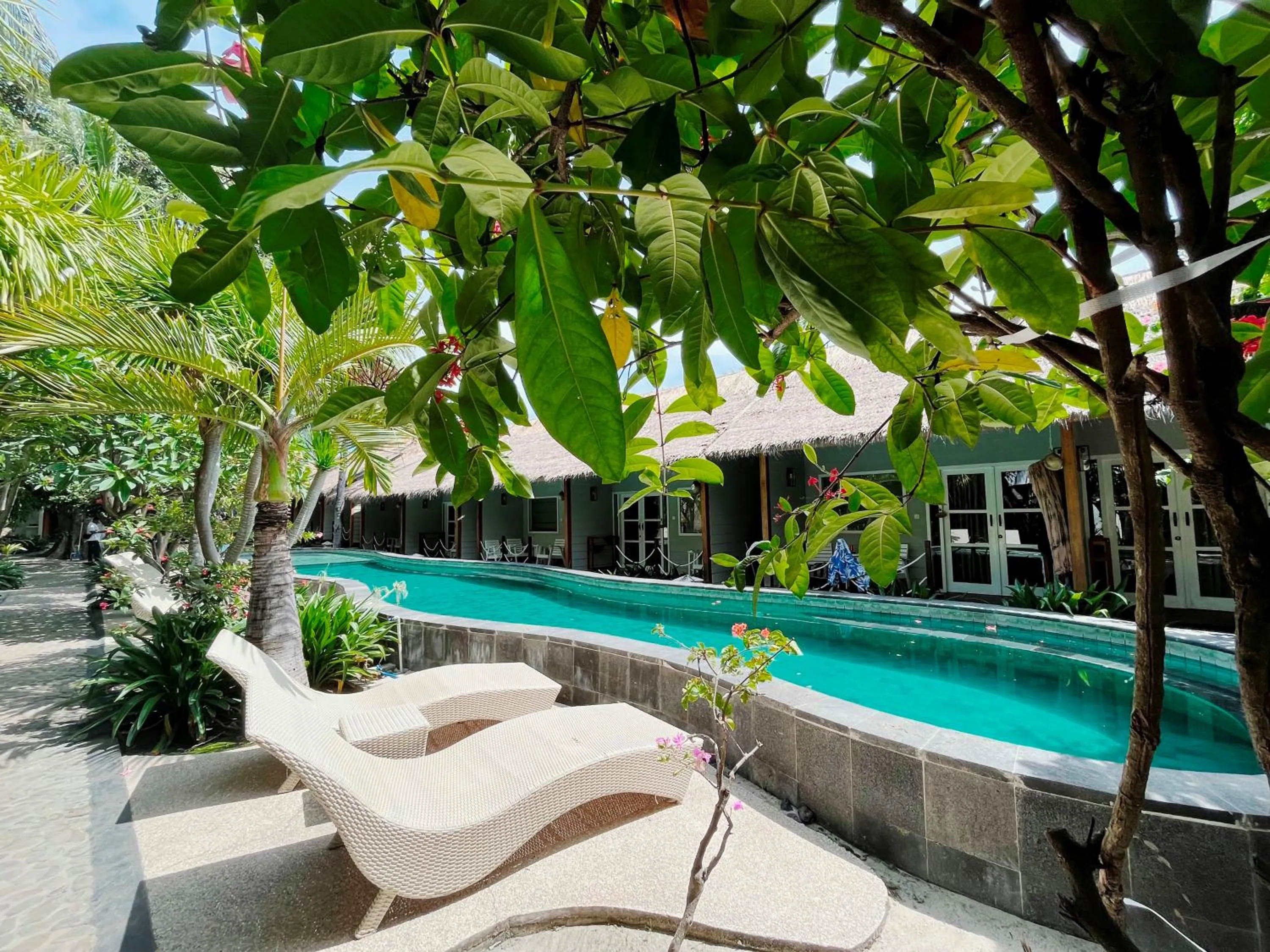 Swimming pool in Manta Dive Gili Trawangan Resort