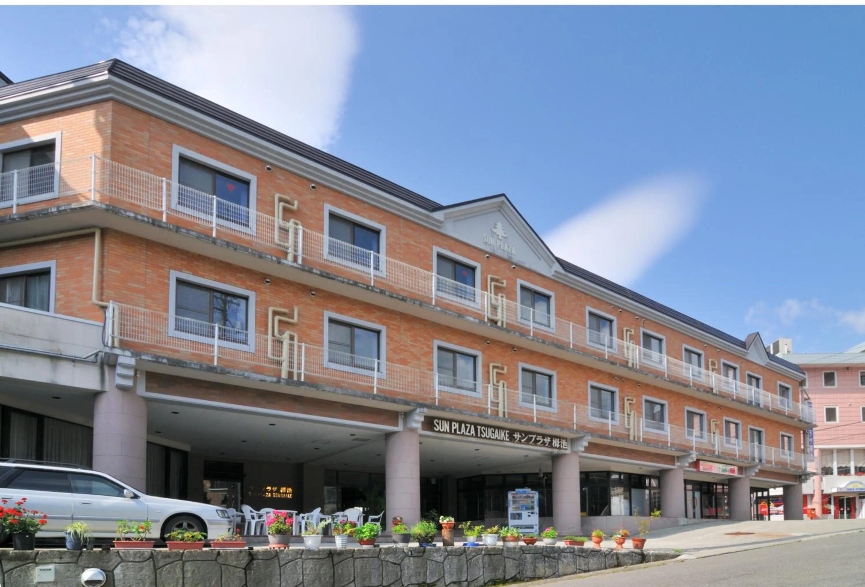 Facade/entrance in Hotel Sunplaza Tsugaike