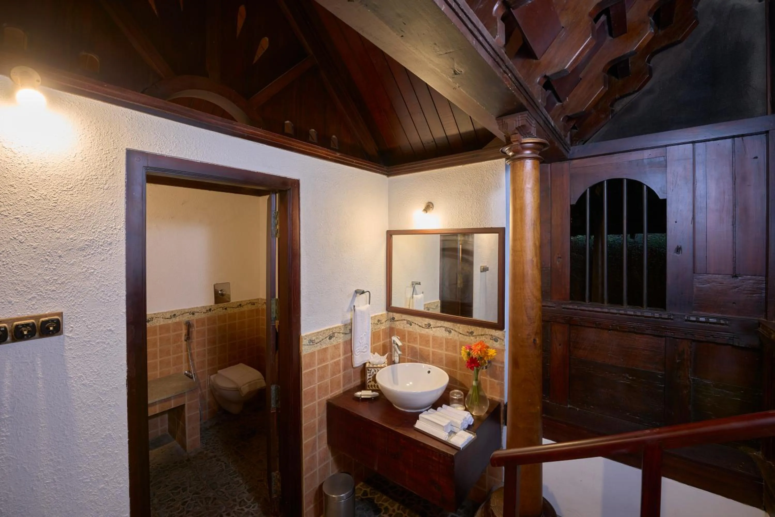 Toilet in The Leela Ashtamudi, A Raviz Hotel