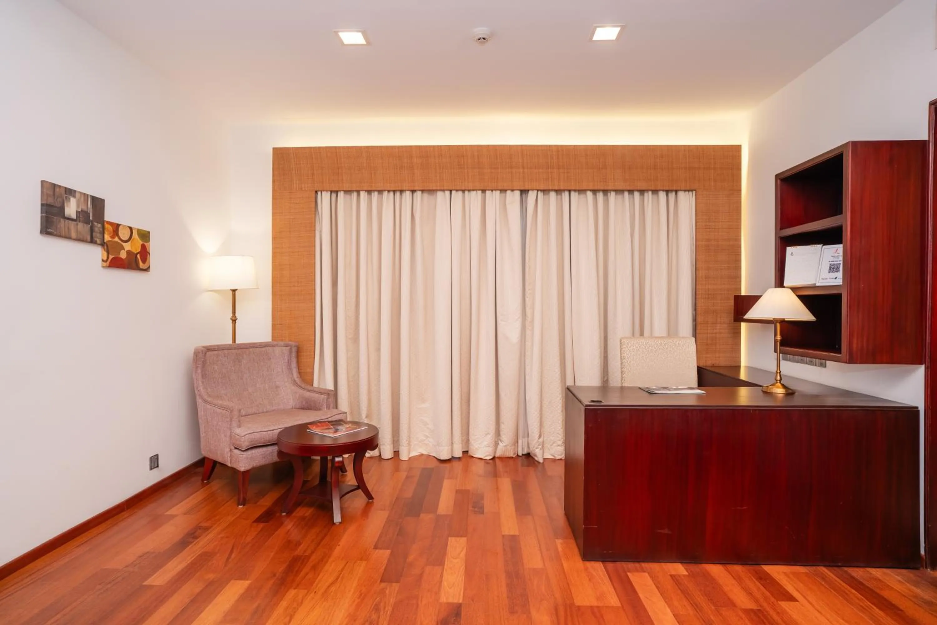 Seating area in The Leela Ashtamudi, A Raviz Hotel