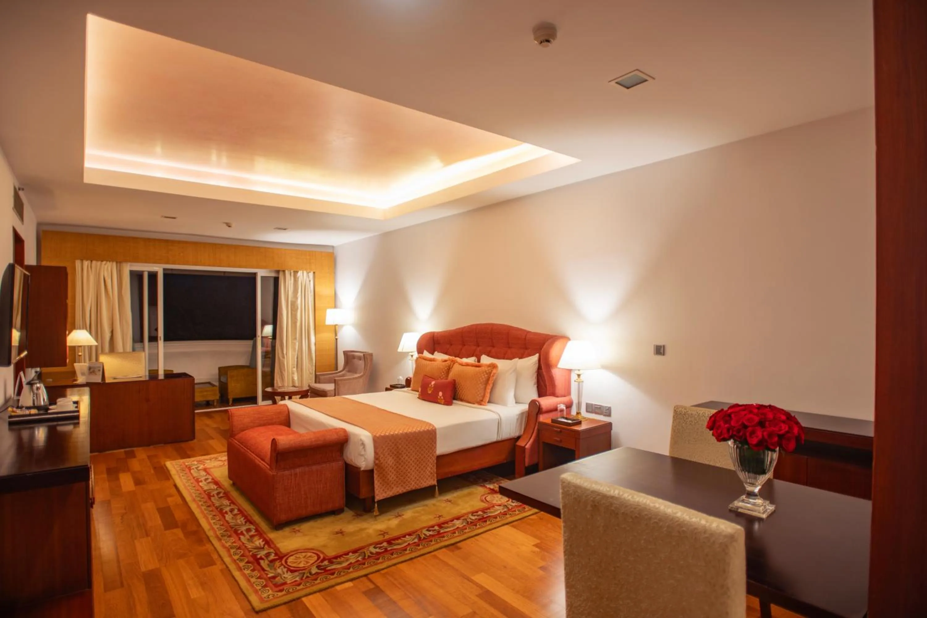 Bed in The Leela Ashtamudi, A Raviz Hotel