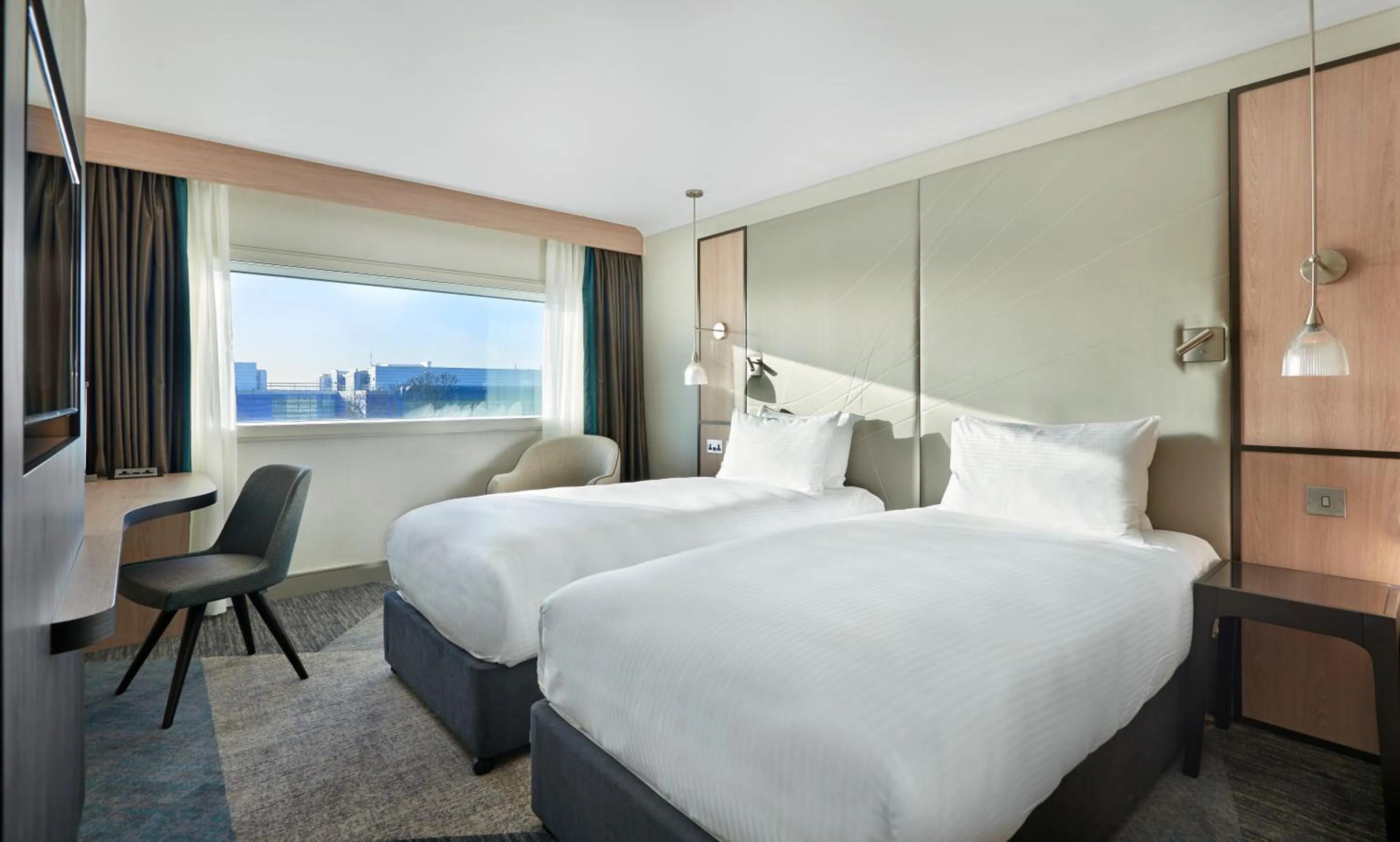 Bedroom, Bed in Hyatt Place London Heathrow Airport