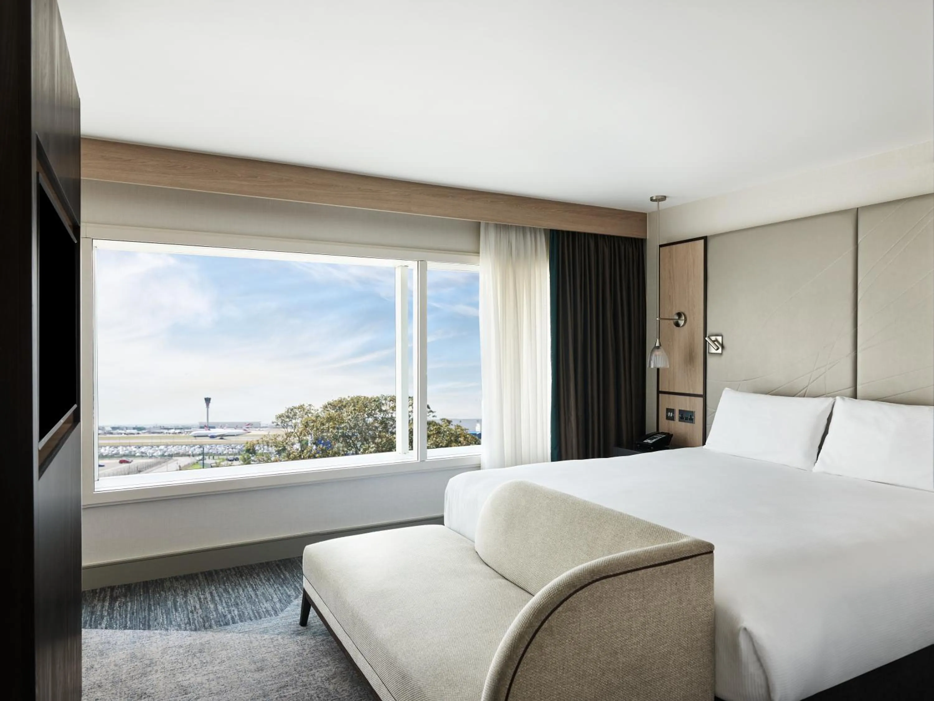 Bedroom, Bed in Hyatt Place London Heathrow Airport