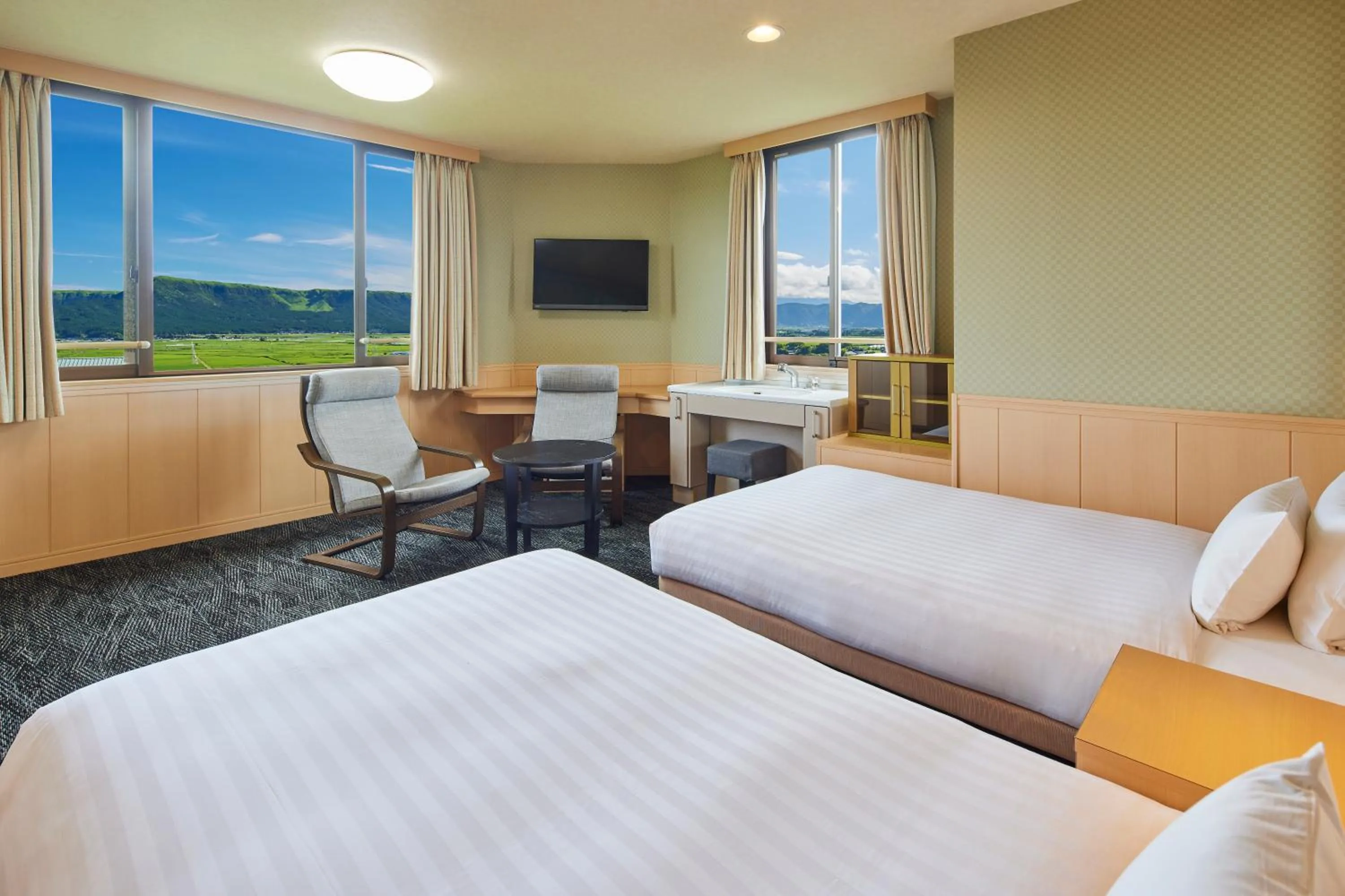 Living room, Bed in Hotel Aso No Tsukasa