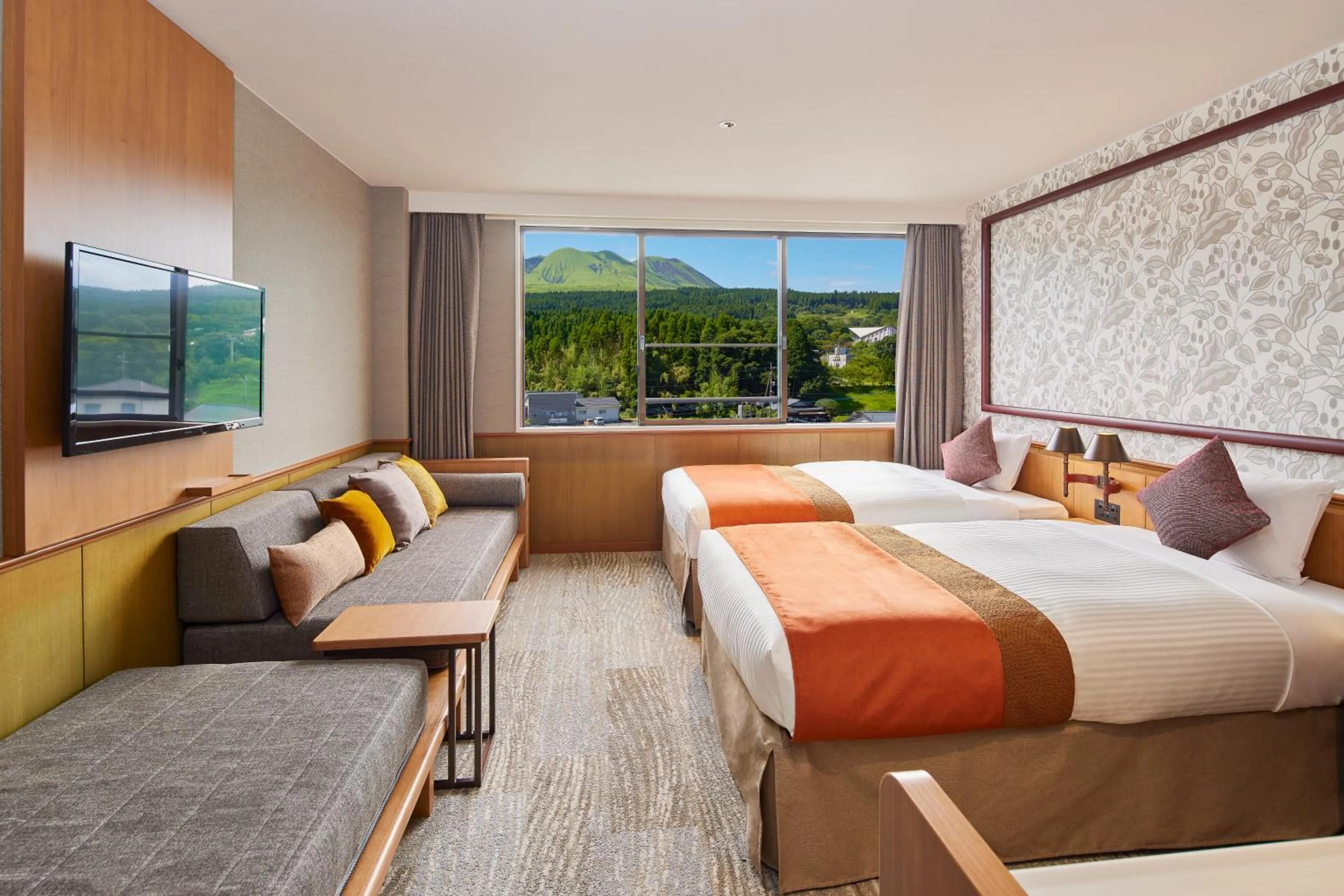 Living room, Bed in Hotel Aso No Tsukasa