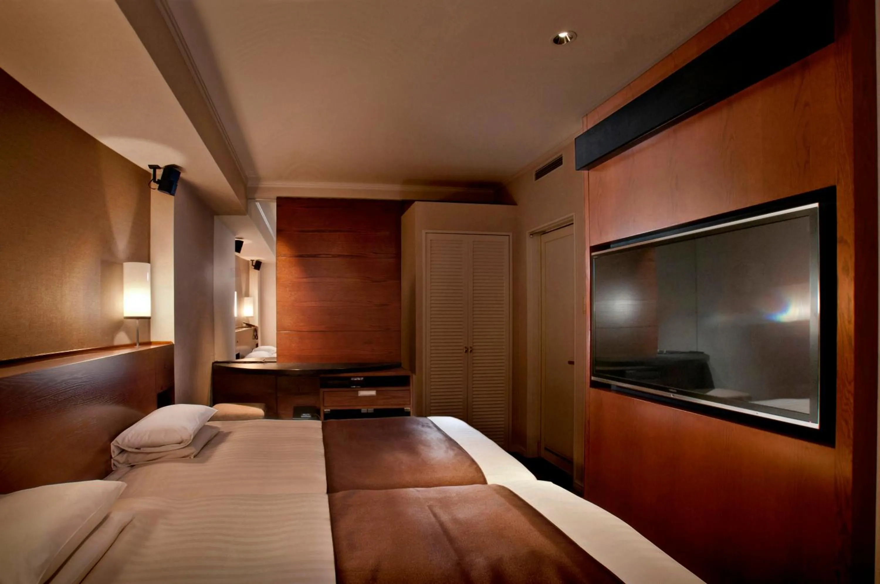 Photo of the whole room, Bed in Hakata Excel Hotel Tokyu