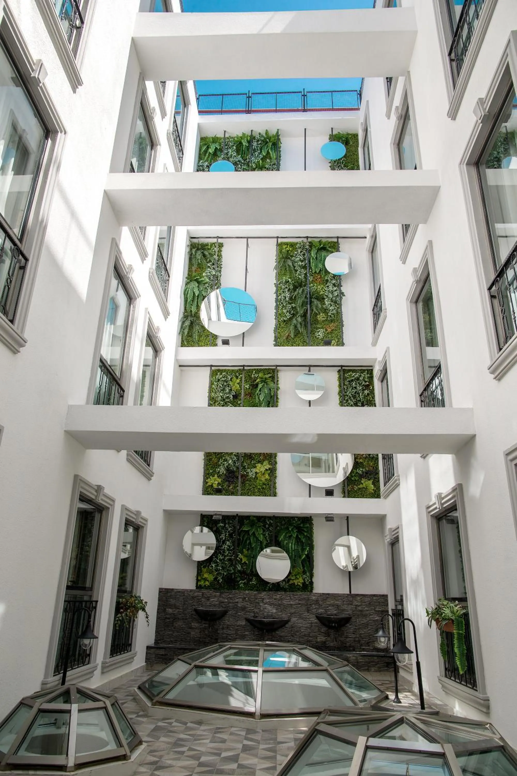 Patio in Teatro Rooms Hotel