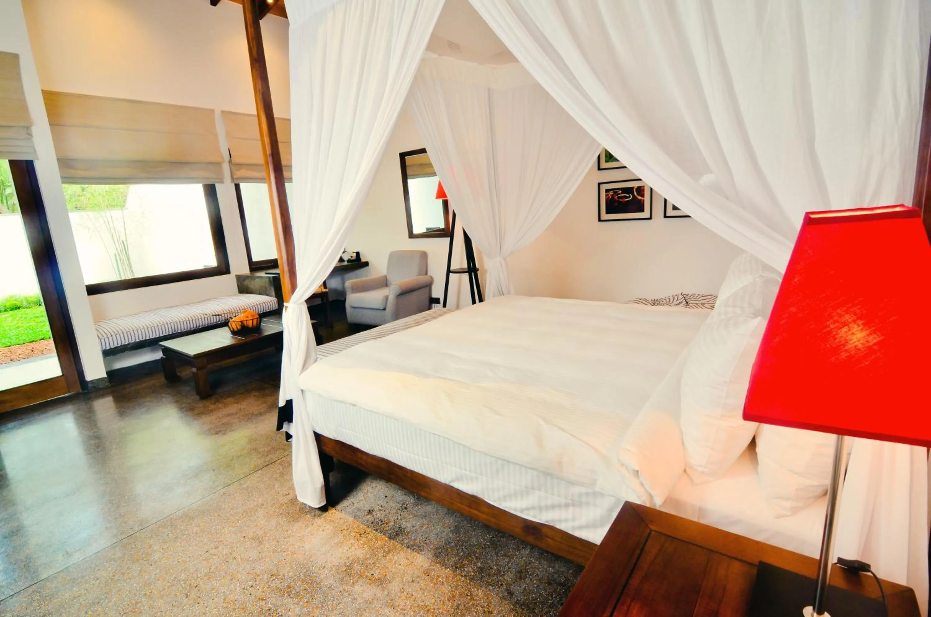 Photo of the whole room, Bed in Wallawwa