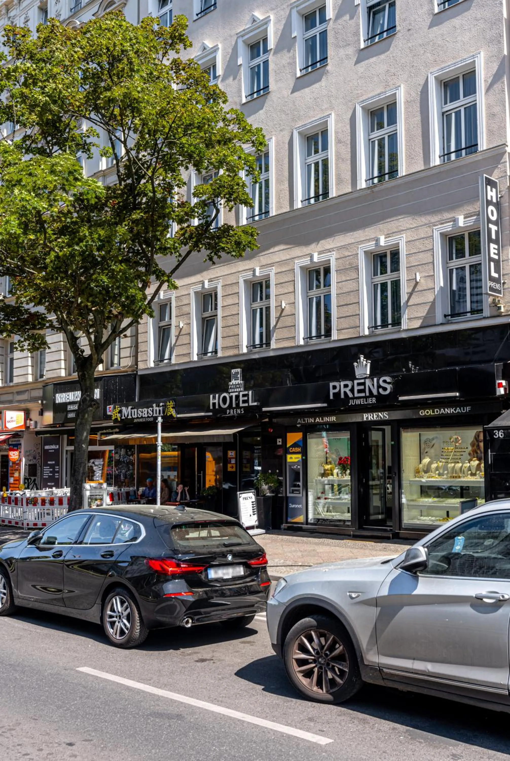 Facade/entrance in Hotel Prens Berlin