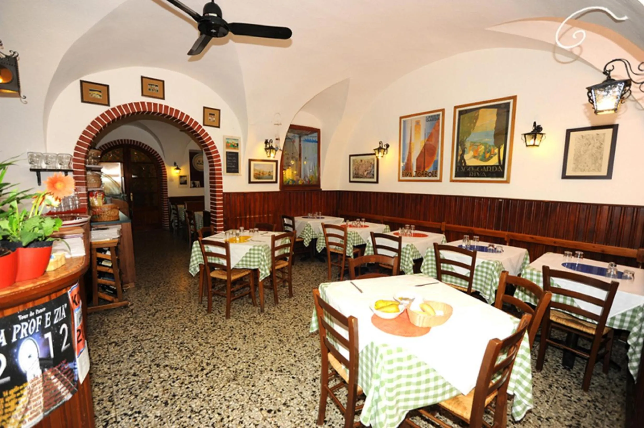 Restaurant/places to eat in Albergo La Montanara
