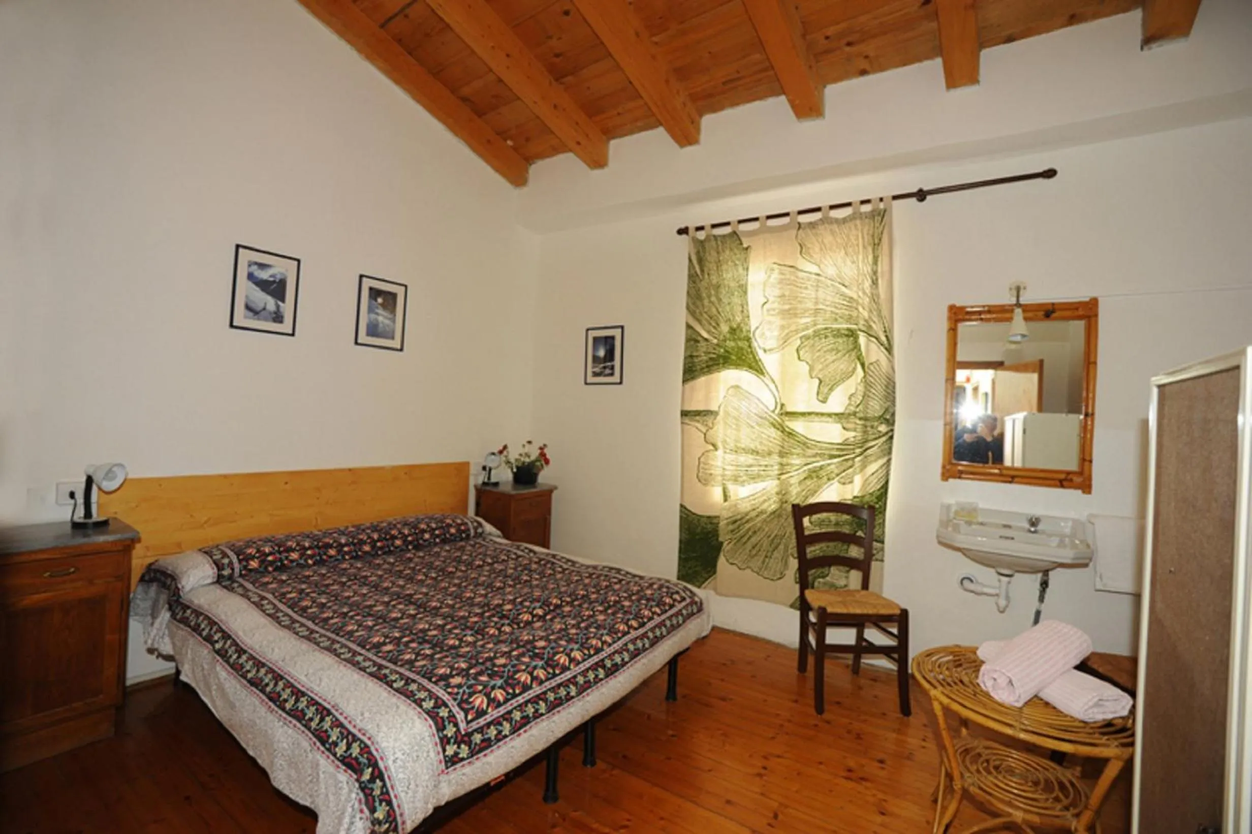 Day, Bed in Albergo La Montanara
