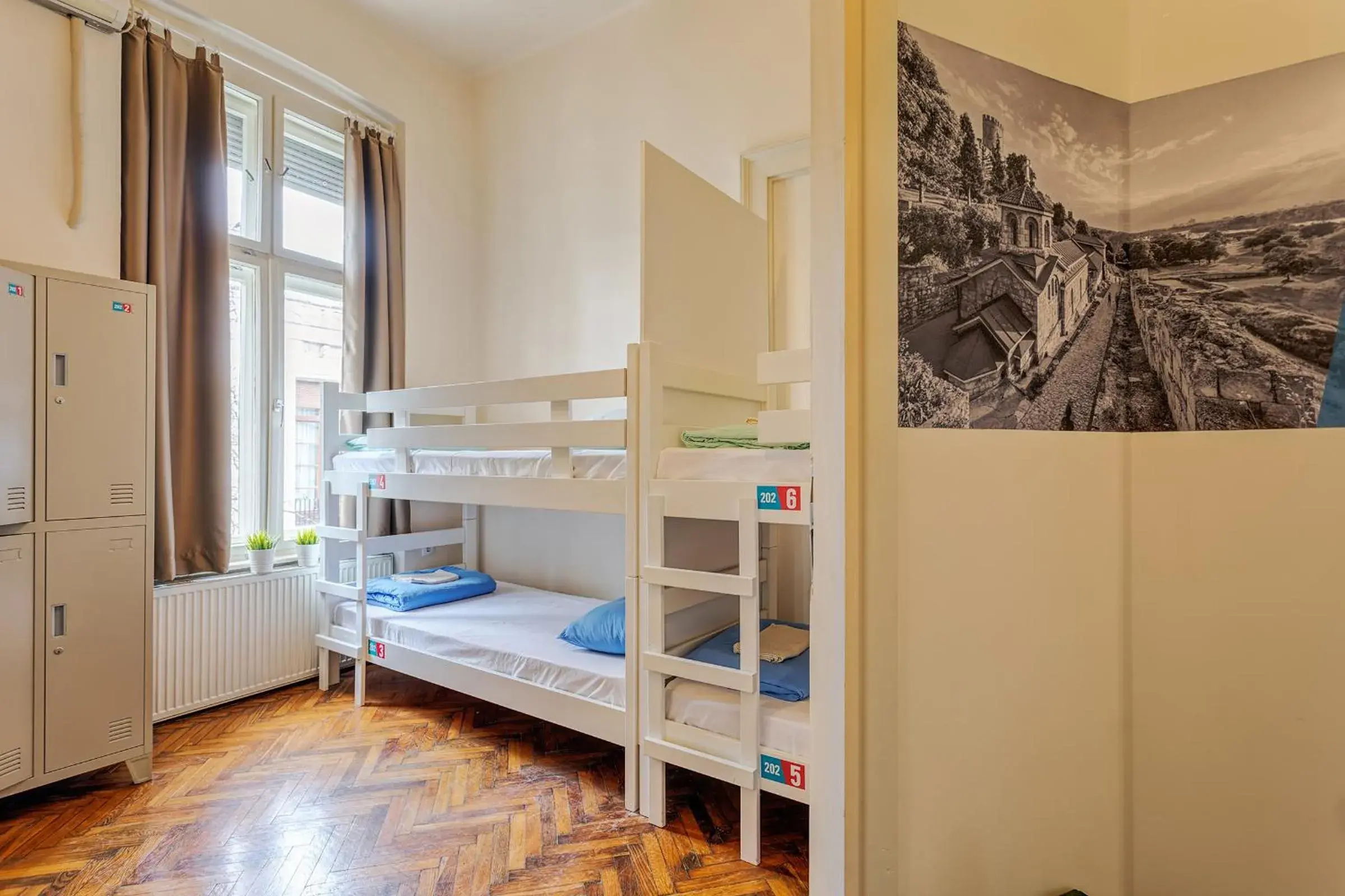 Quadruple Room with Shared Bathroom - single occupancy in Booking BnB Quadruple Room with Shared Bathroom - single occupancy in Booking BnB