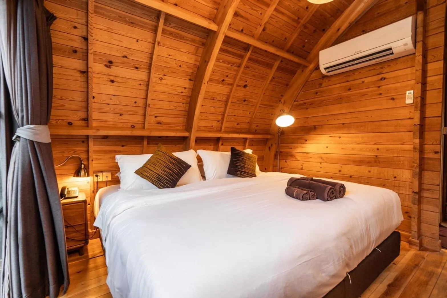 Bed in Khum Damnoen Resort