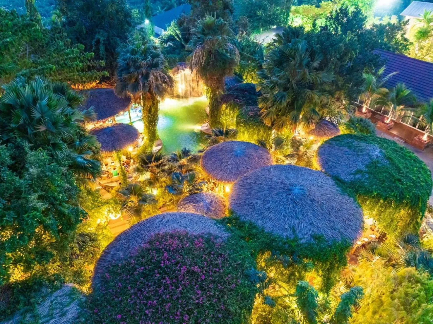 Restaurant/places to eat in Khum Damnoen Resort