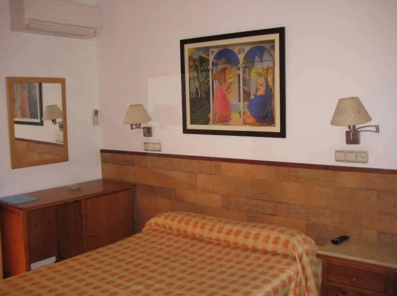 Photo of the whole room in Hostal Boutique El Patio Lepe