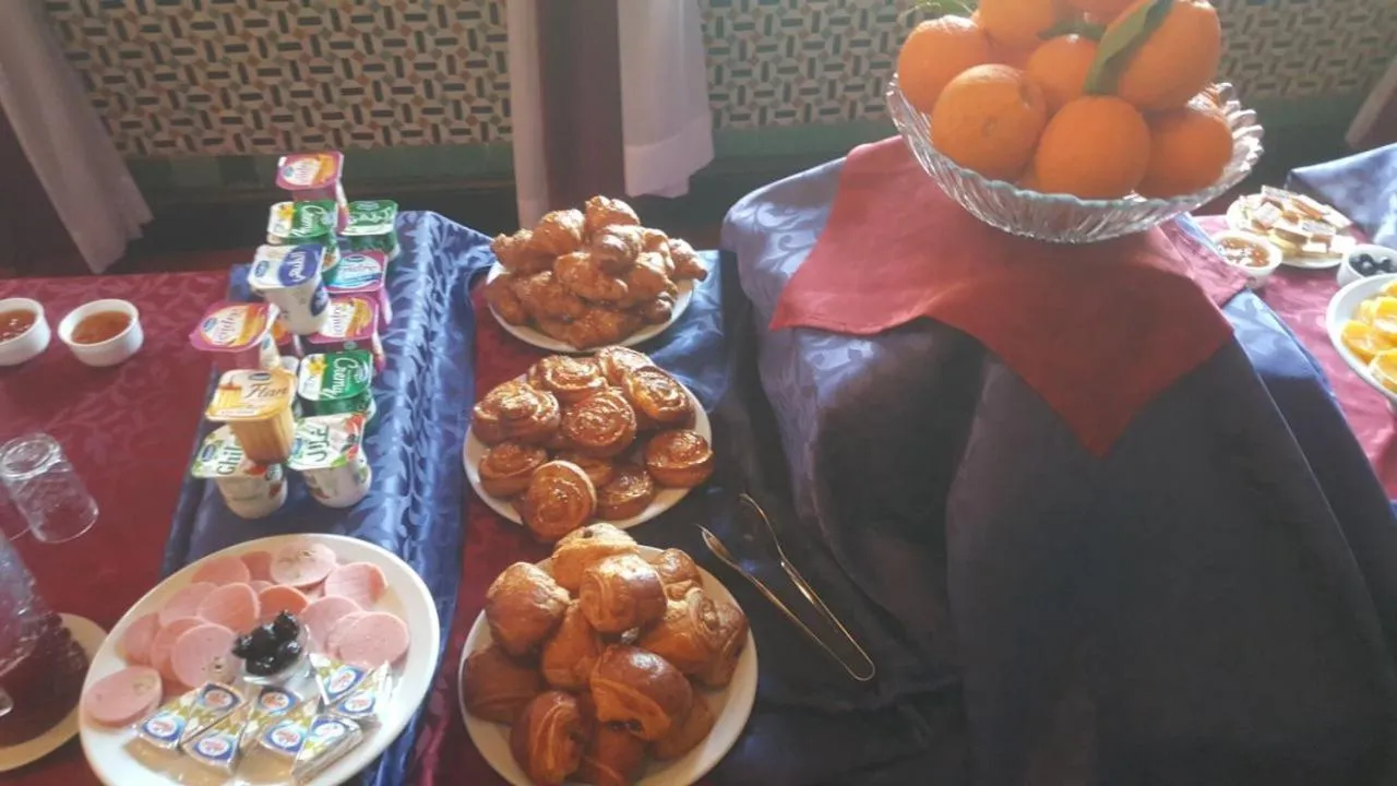 Breakfast in Hotel Batha