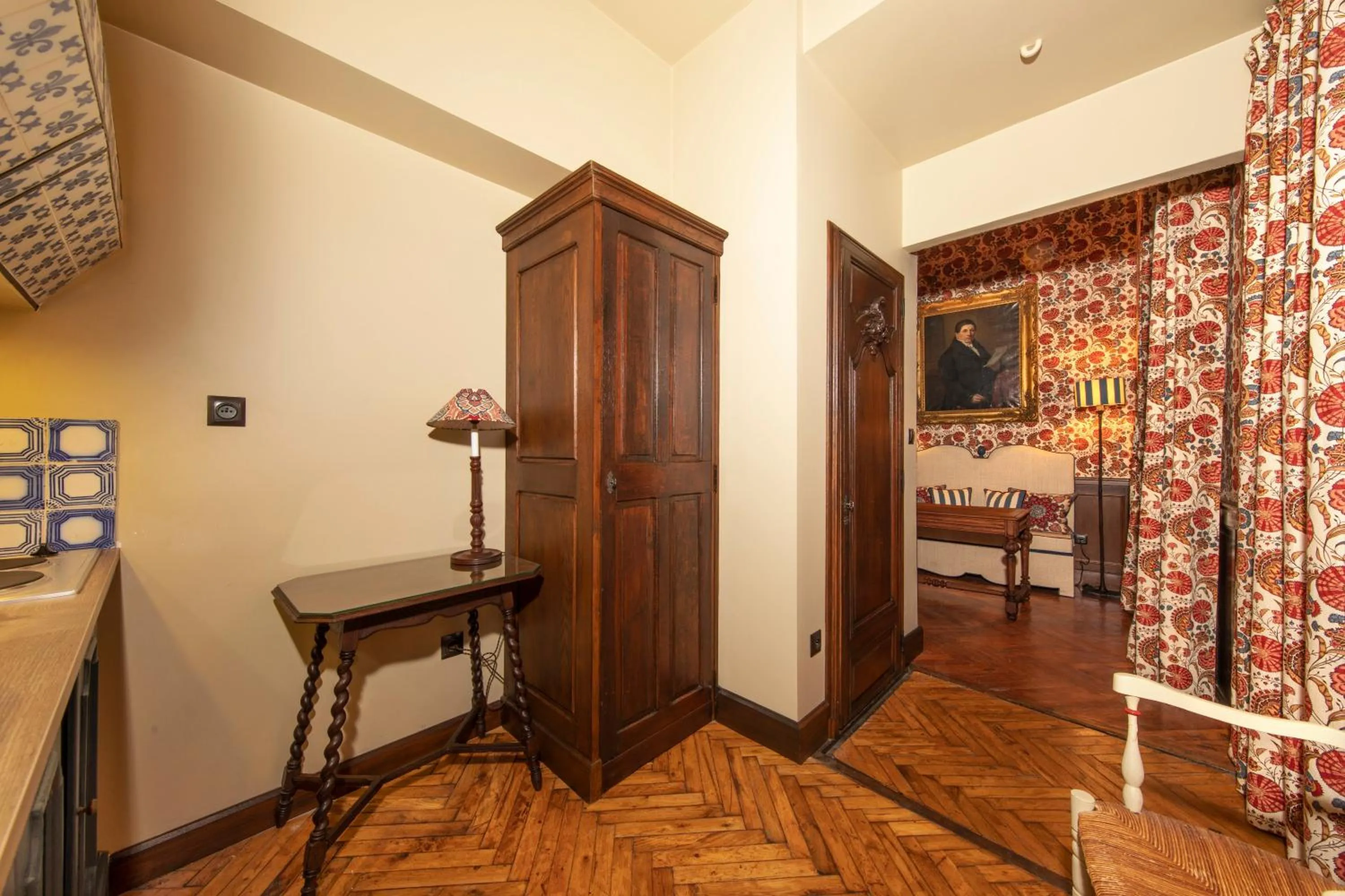 Living room, Bed in La Maison Des Vieux Logis