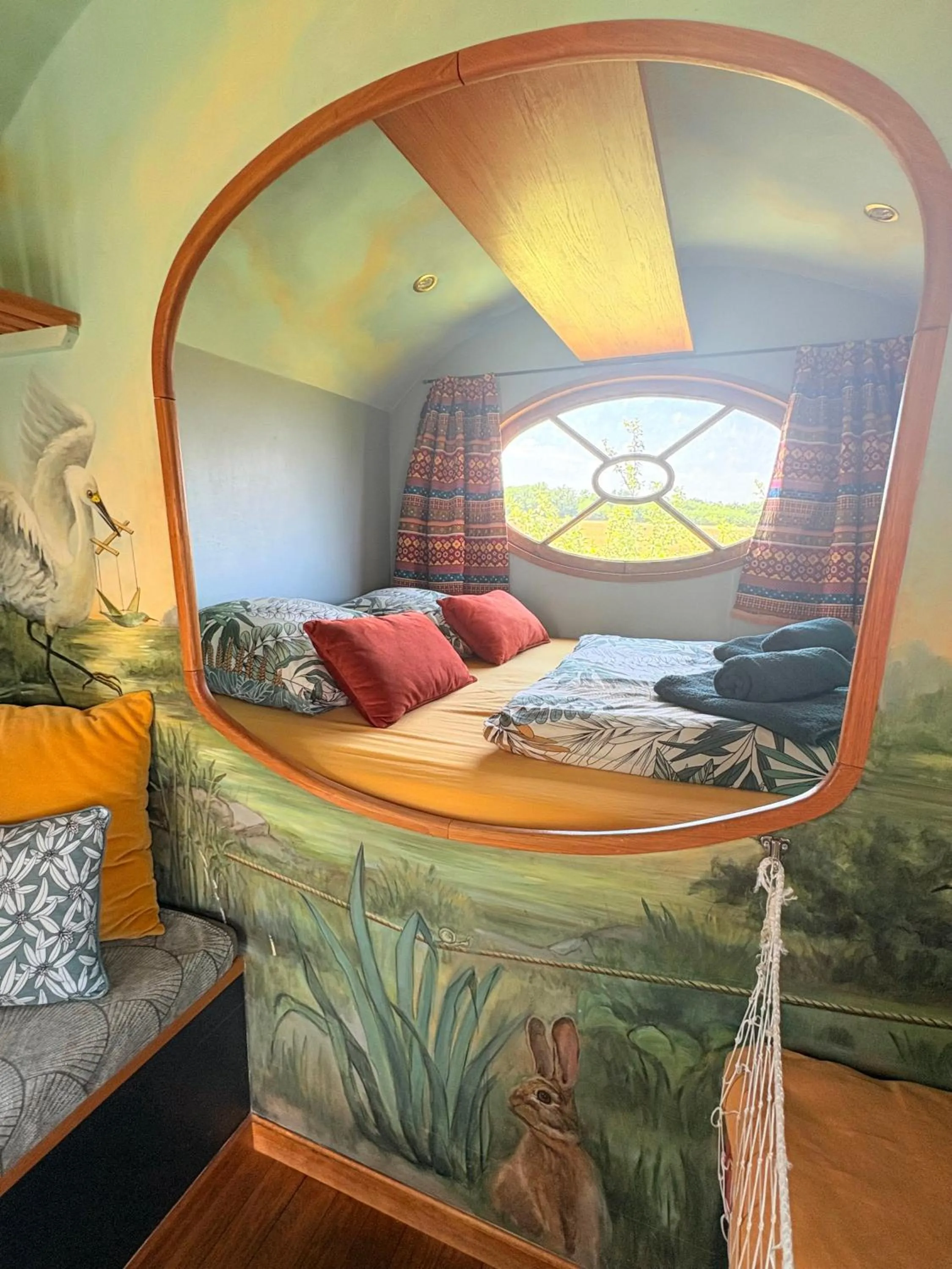 Photo of the whole room in La roulotte Champêtre des Grillots