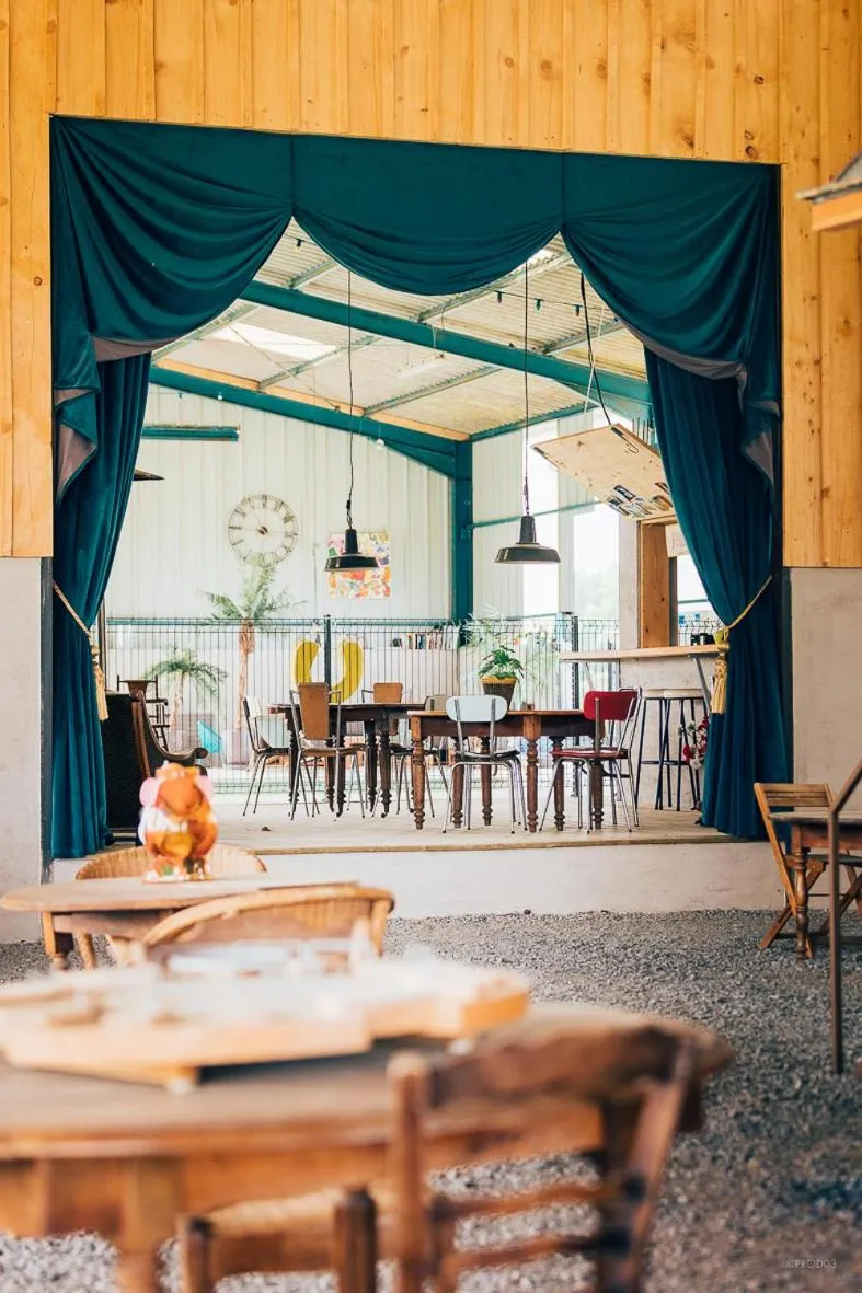 Property building in La roulotte Champêtre des Grillots