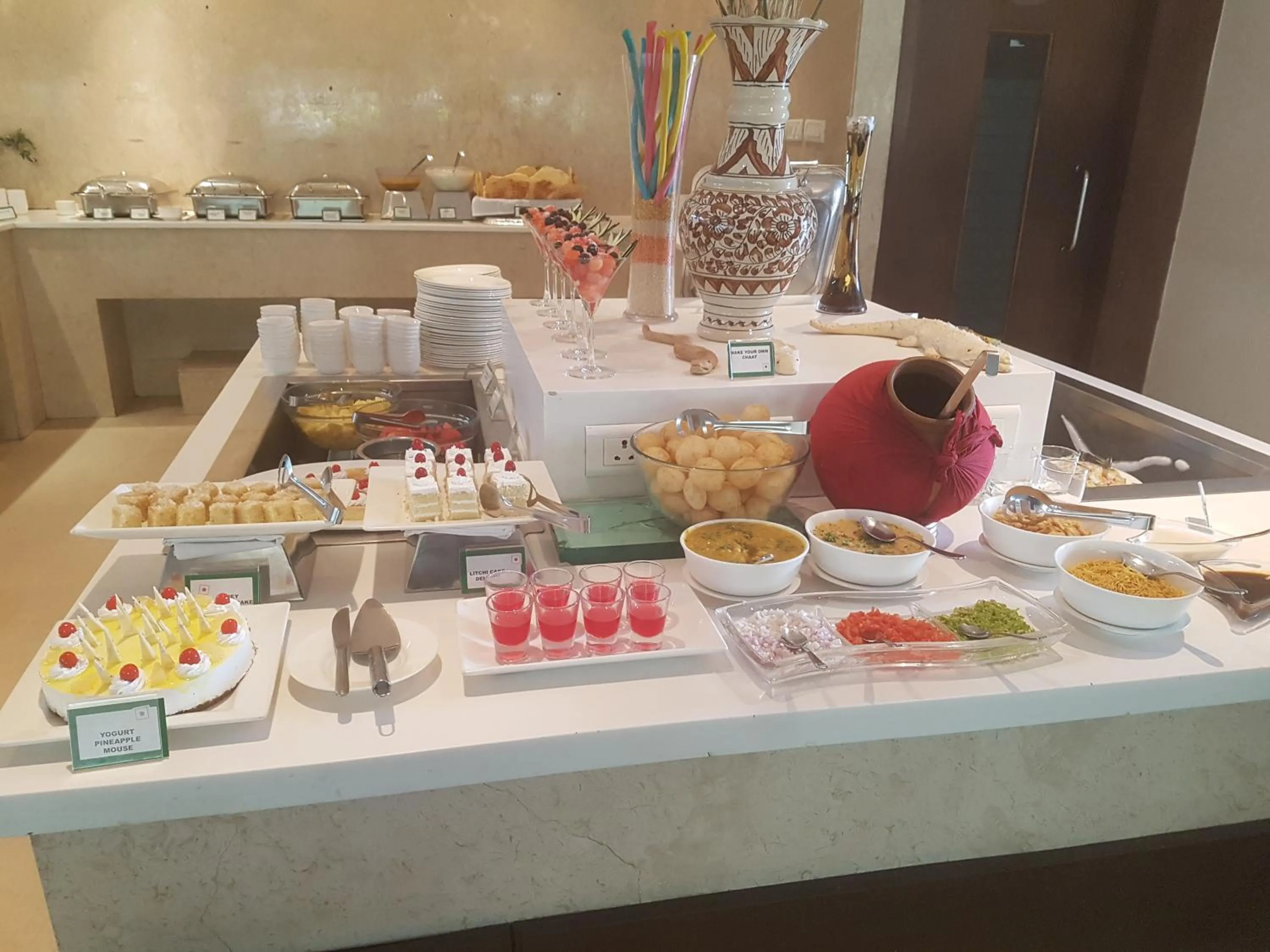 Restaurant/places to eat in Peerless Hotel Hyderabad